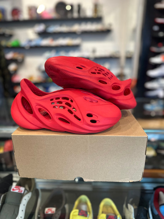 Yeezy Foamrunner Vermillion Clean OG Size 9