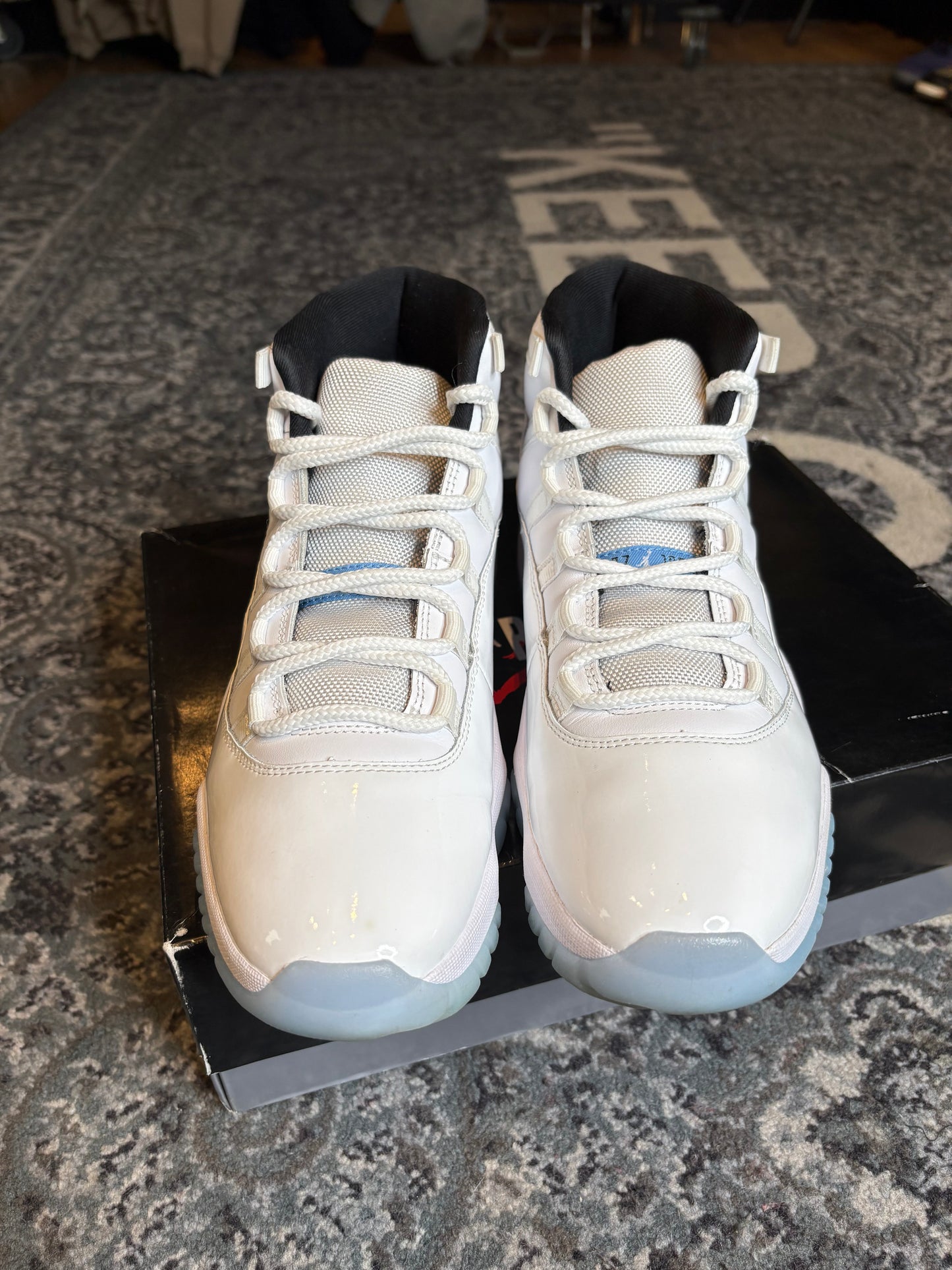 Jordan 11 Retro “Legend Blue” Clean Og Size 9.5