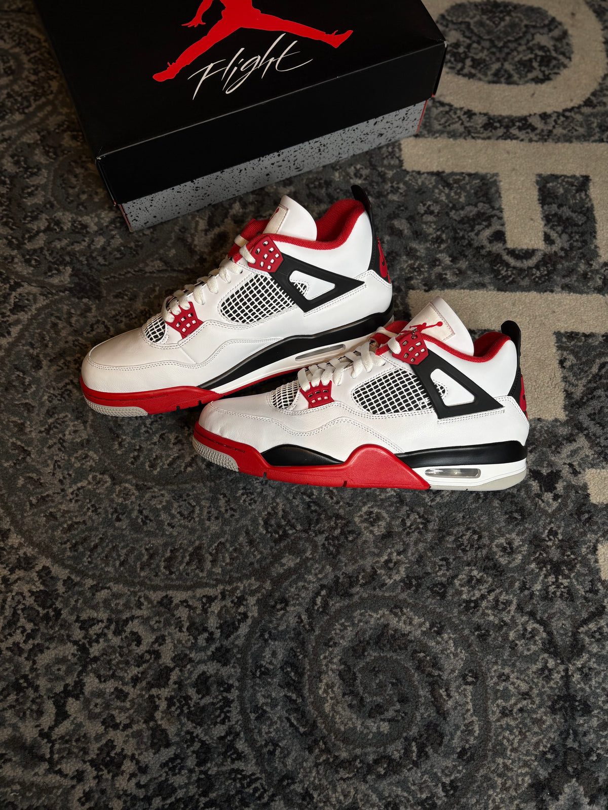 Jordan 4 Retro “Fire Red” Clean Og Size 11