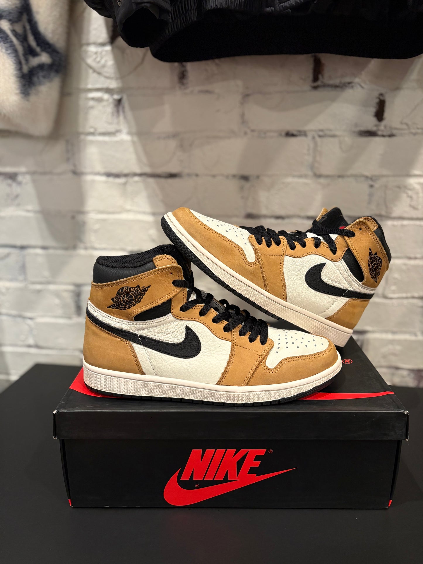 Jordan 1 Retro High Rookie Of The Year VNDS RB Size 9.5