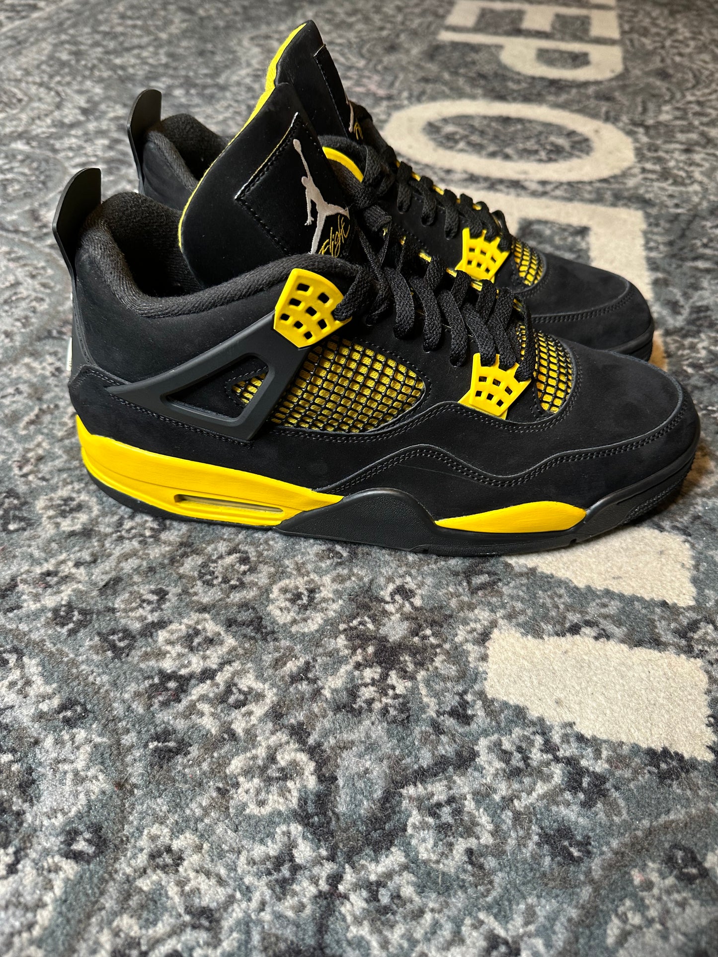 Jordan 4 Retro “Thunder Yellow” Clean Nb Size 12