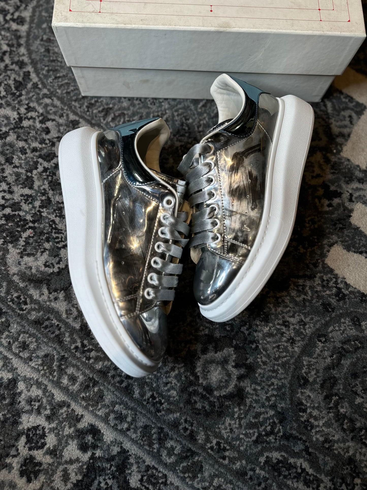 Alexander McQueen “Silver” Clean OG Size 10(43 EU)