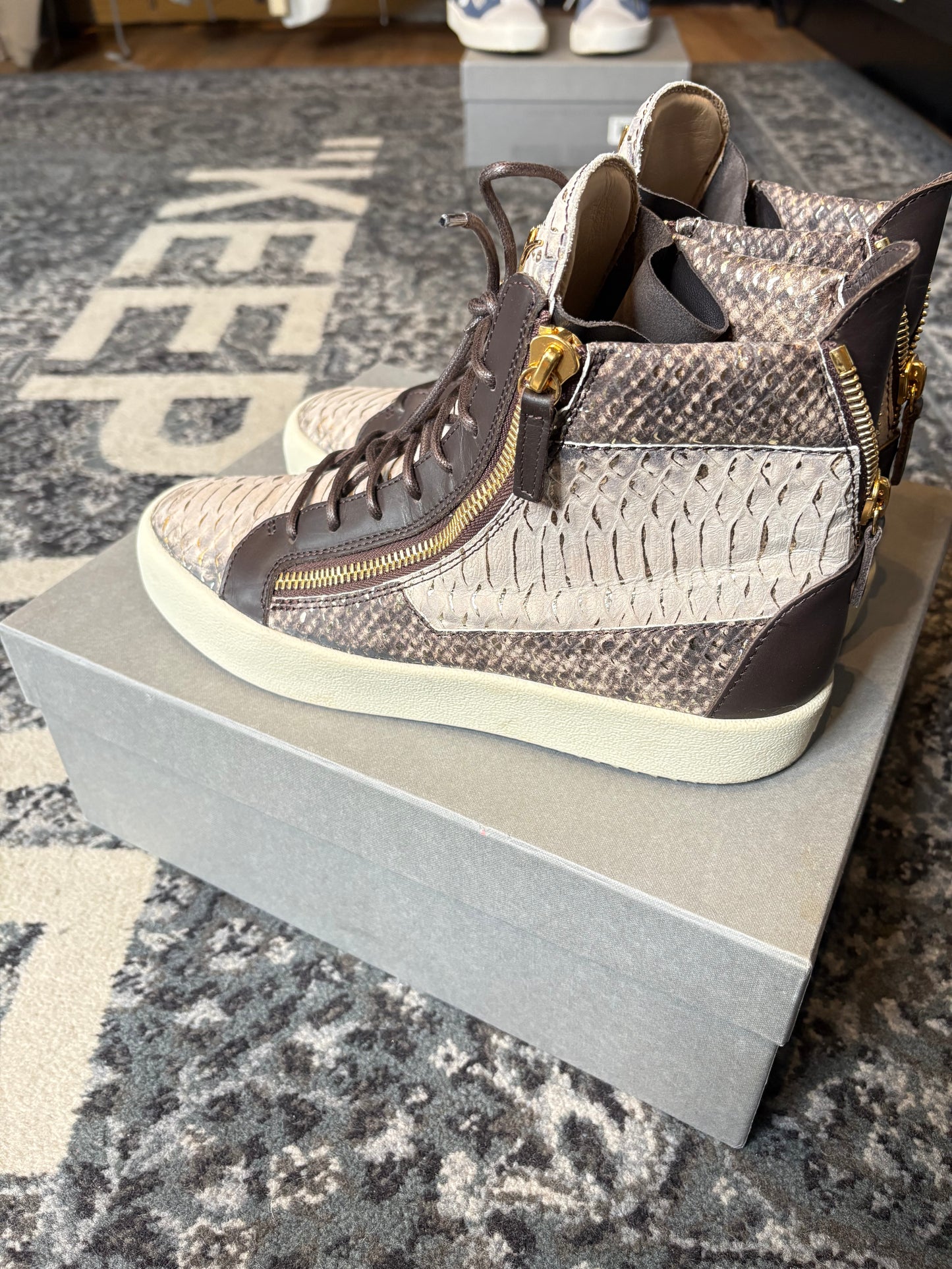 Guisseppe Zanotti High Top Snake Skin PO OG SIZE 10(43EU)