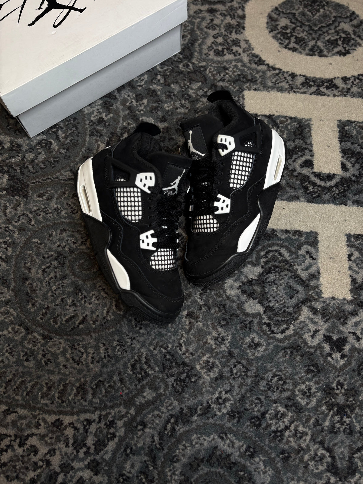 Jordan 4 Retro “White Thunder” Po Og Size 5Y
