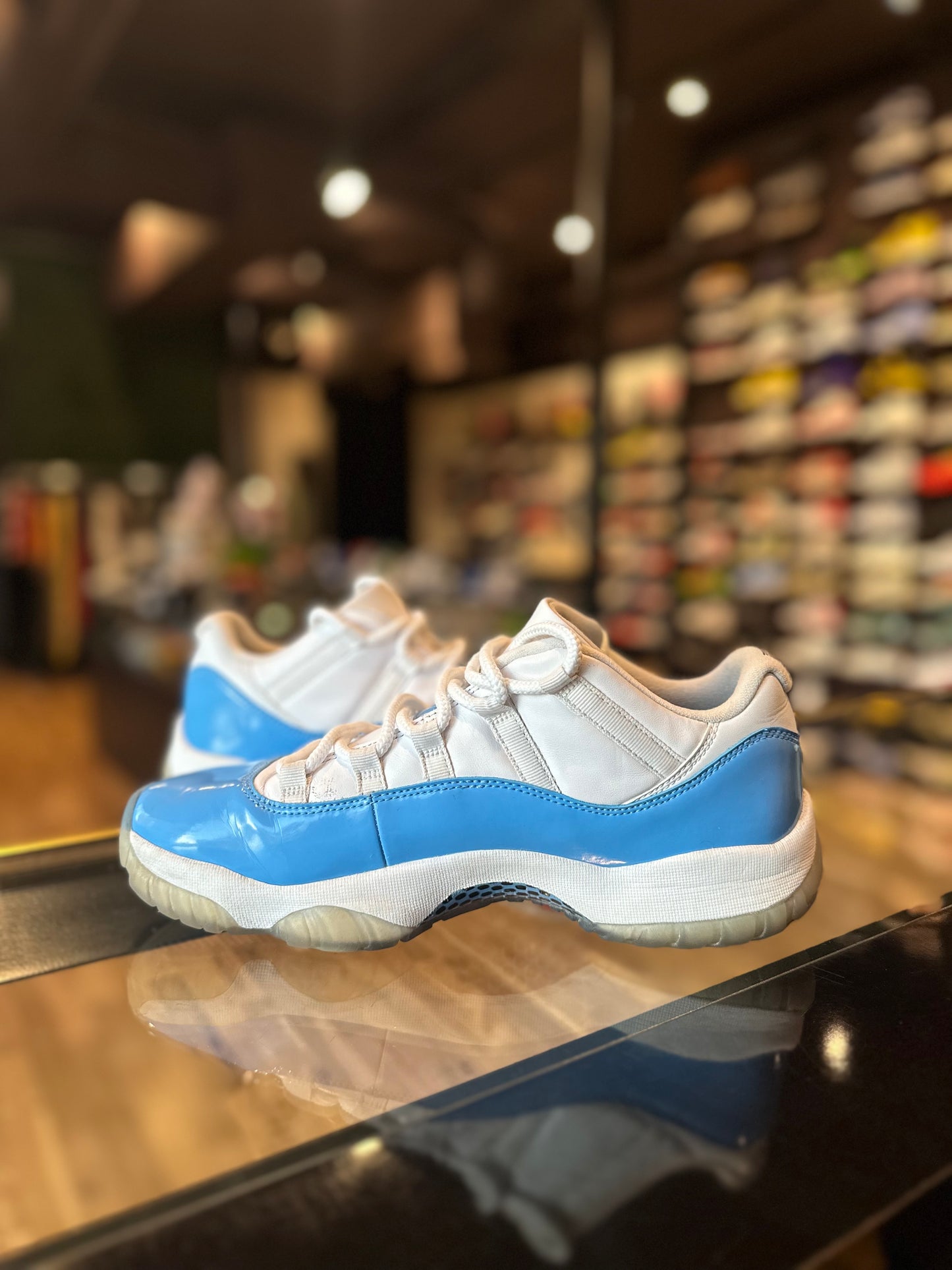 Jordan 11 Low UNC Sz 9.5 Clean NB