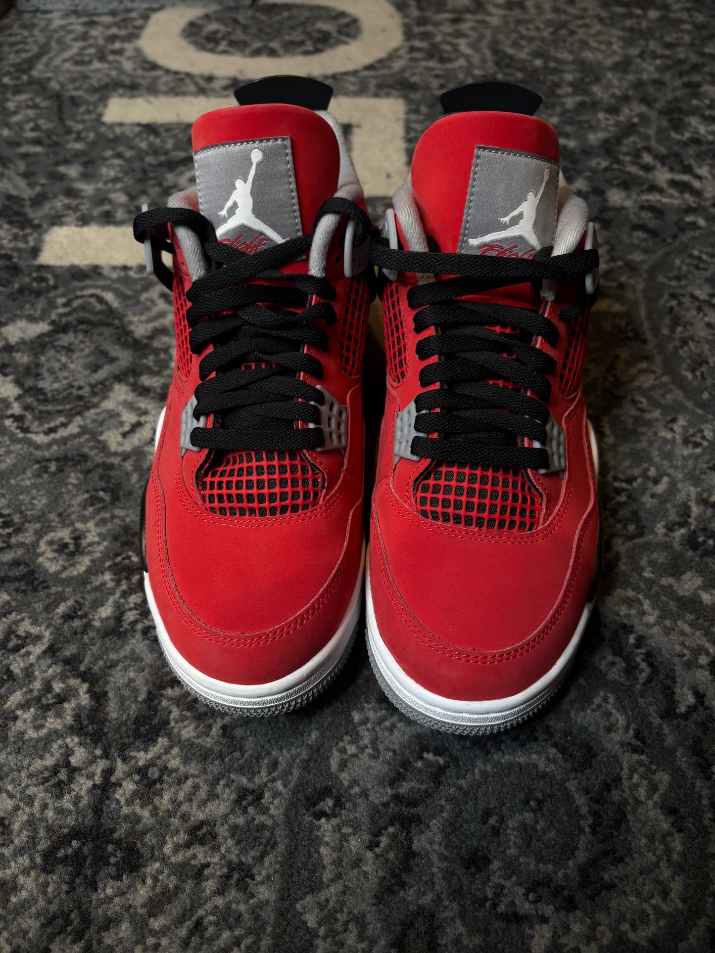 Jordan 4 Retro “Toro” Clean Nb Size 9