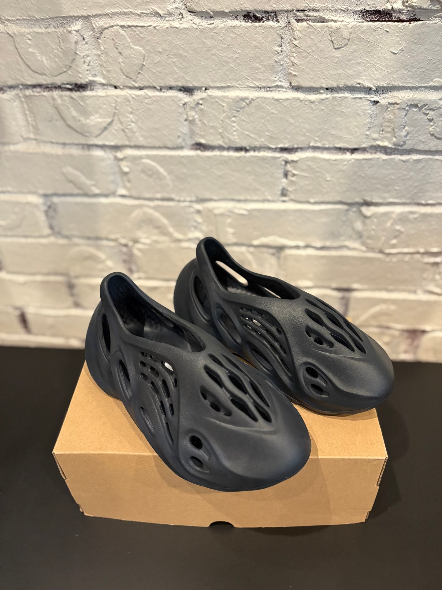 Yeezy Foamrunner Mineral Blue DS OG Size 4