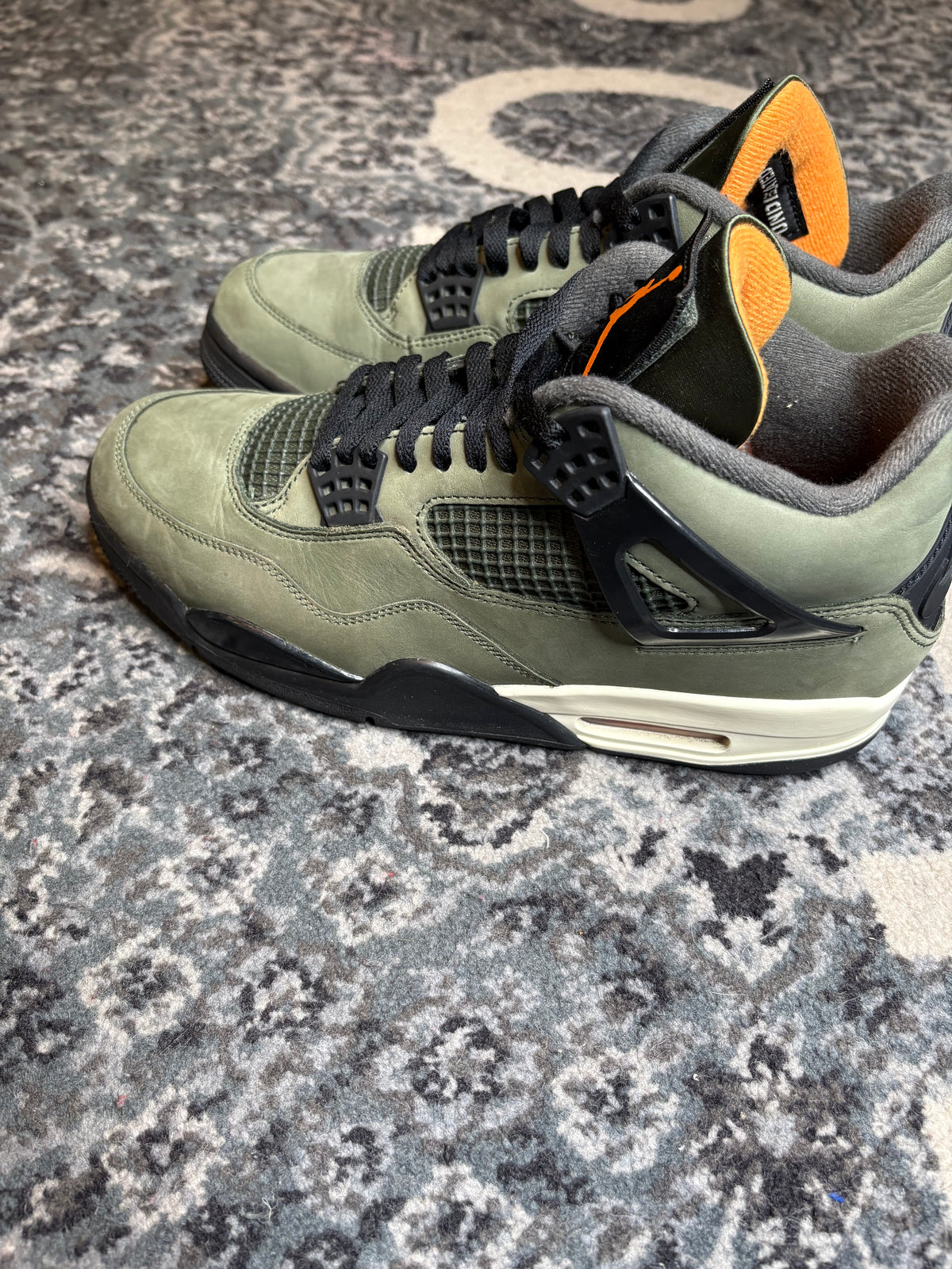 Jordan 4 Retro “Undefeated” Clean Rb Size 10.5