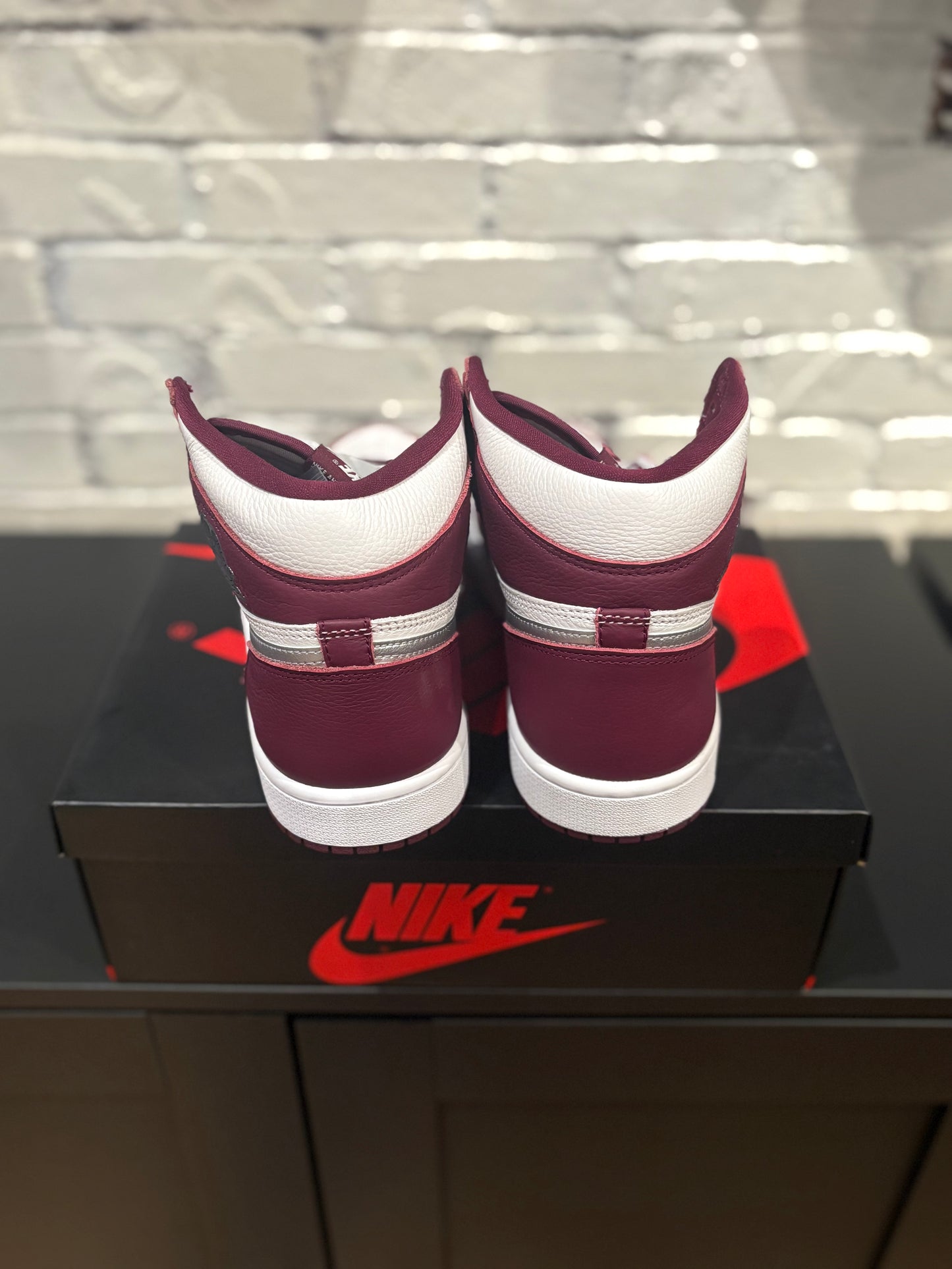 Jordan 1 ‘Bordeaux’ size 9.5 new OG all
