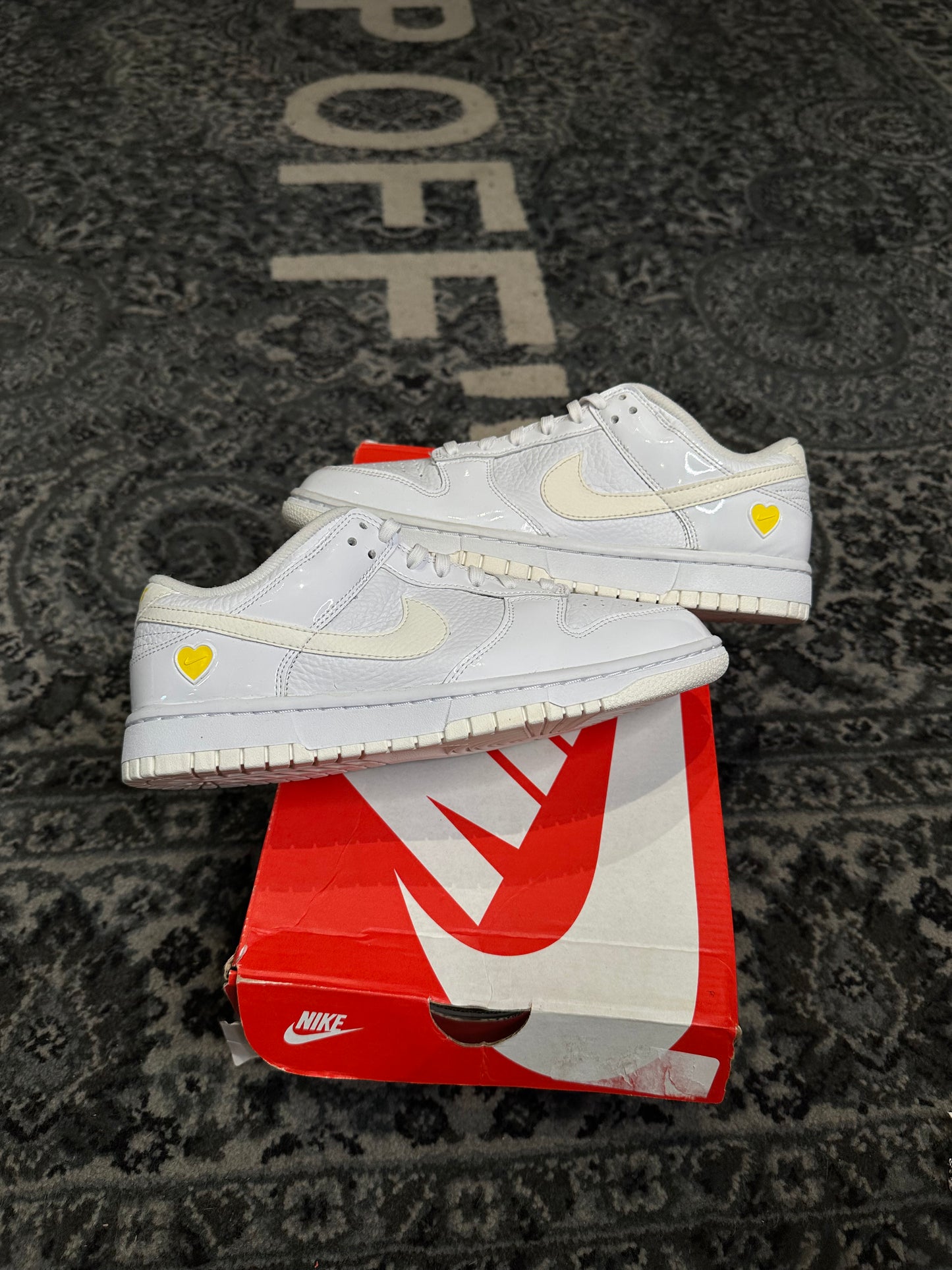 Nike Dunk Low Valentine’s Day Yellow Heart DS Size 6.5