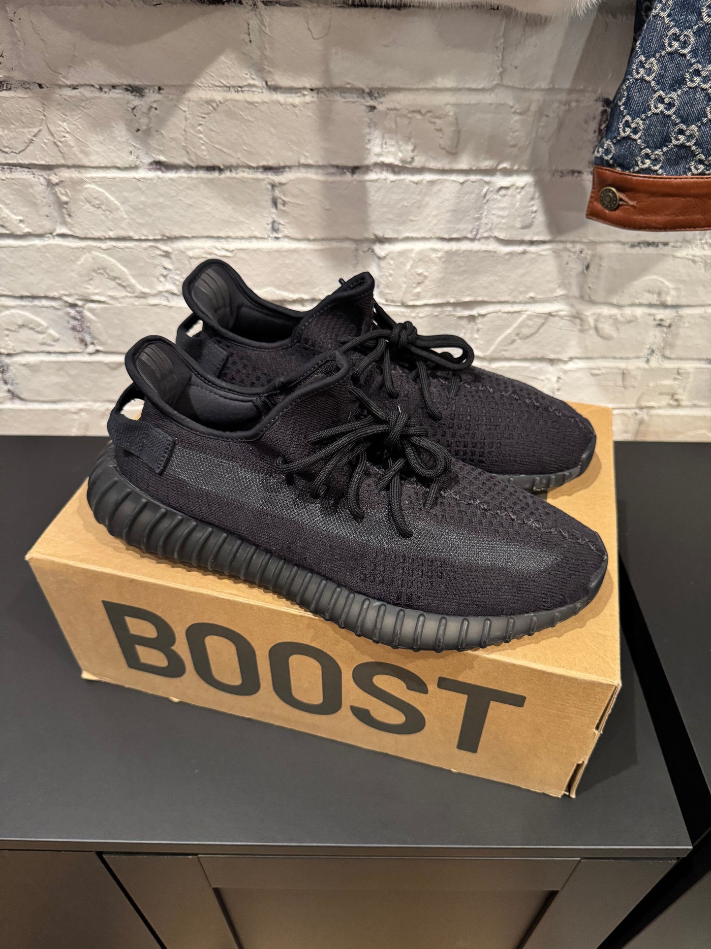 Yeezy 350 Onyx Clean OG Size 11.5