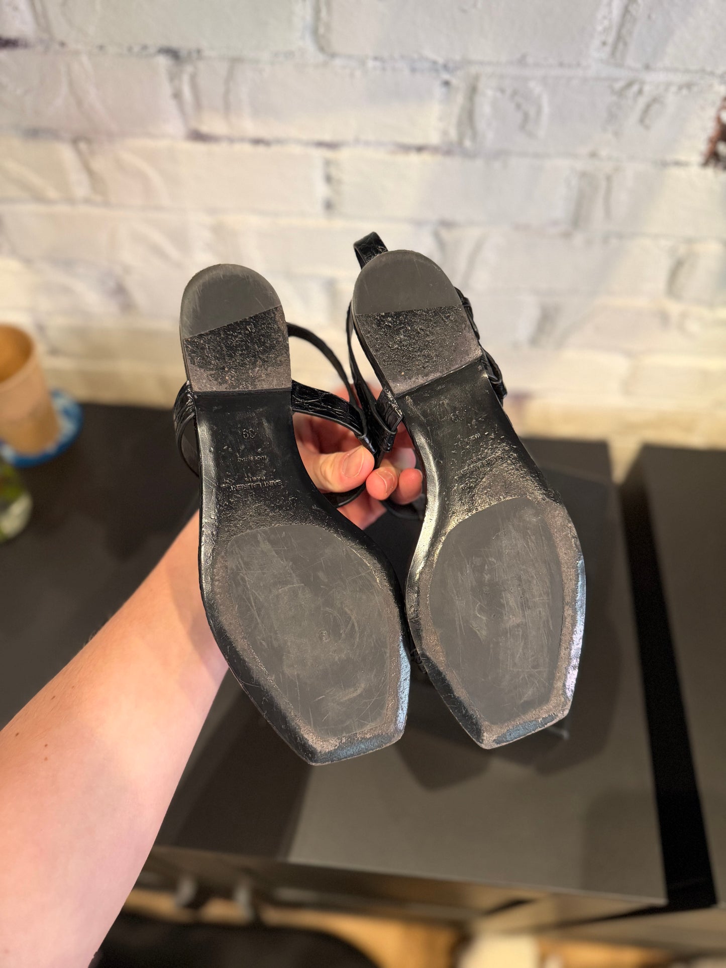 YSL Cassandra Flat Leather Sandals size 39 (6y/7.5w)