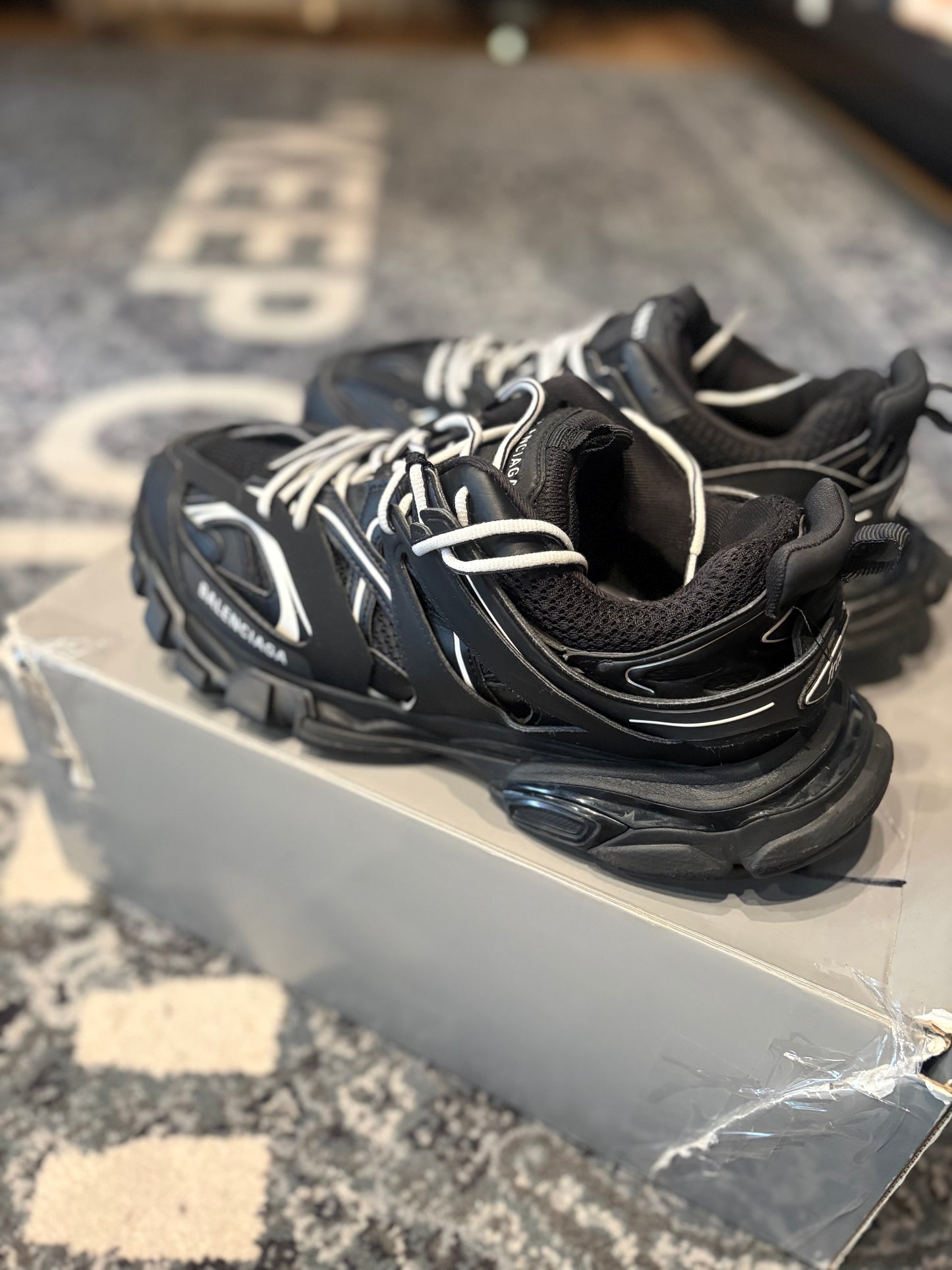 Balenciaga Track “Black and White” OG CLEAN SIZE 11(44EU)