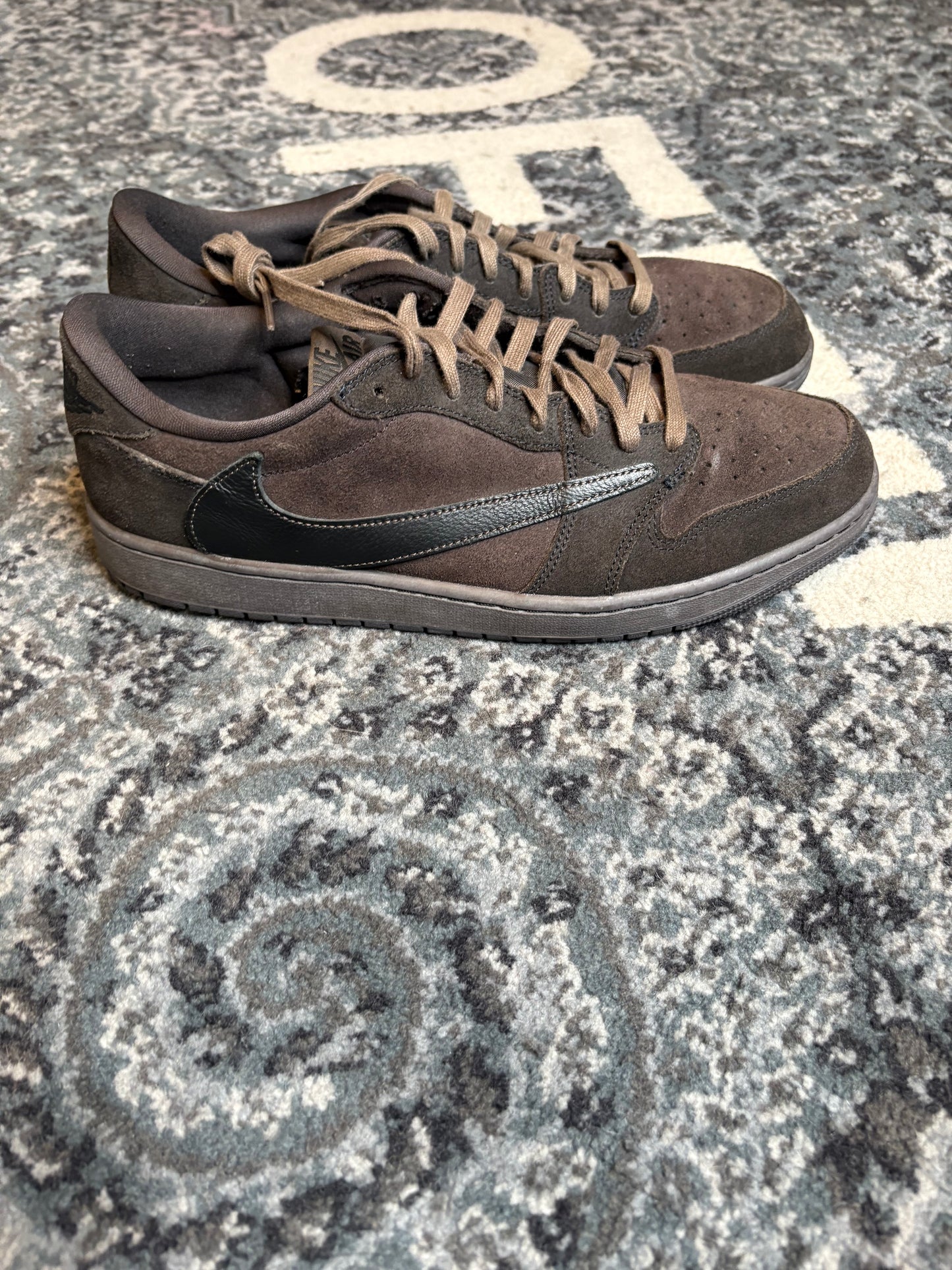 Jordan 1 Retro Low “Travis Scott Velvet” Clean Nb Size 13