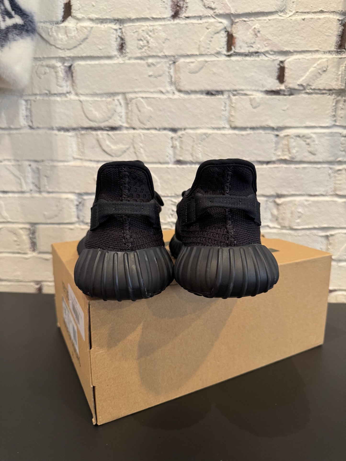 Yeezy 350 ‘Onyx’ Clean OG Size 10