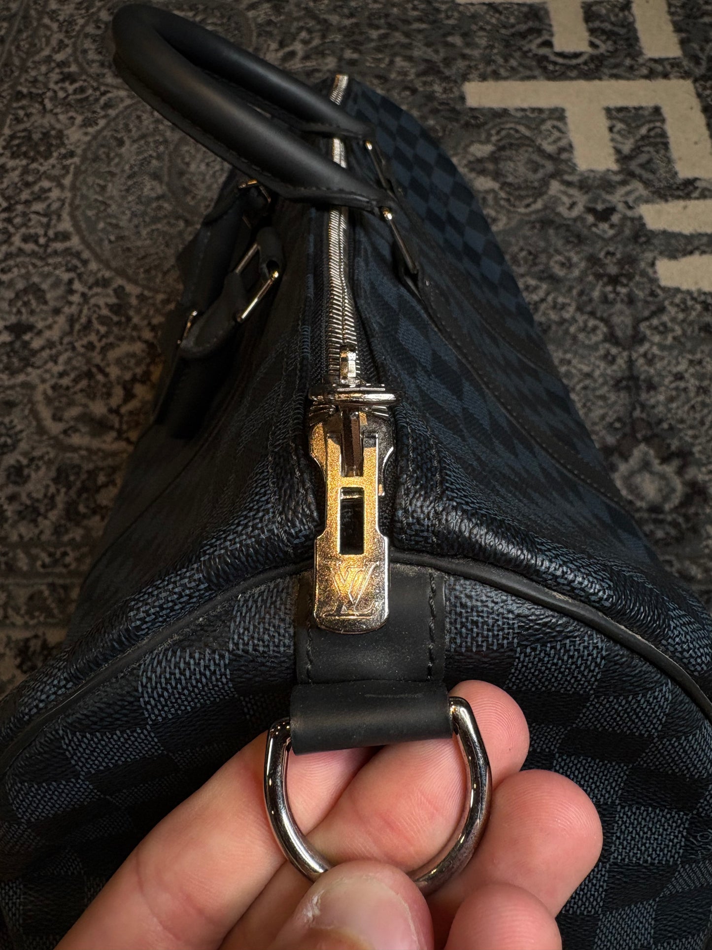 Louis Vuitton Duffle Black PO Size 45
