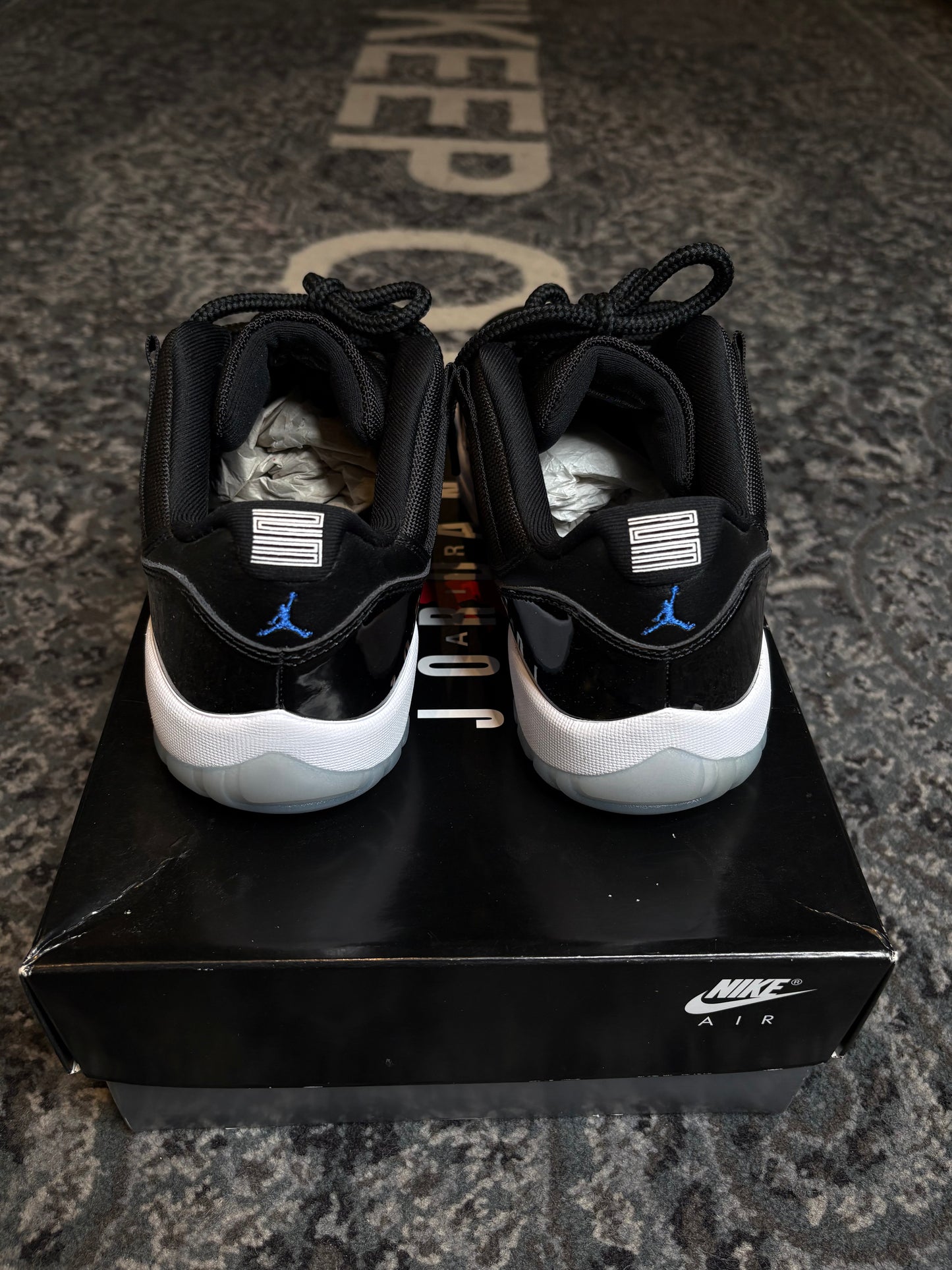 Jordan 11 Retro Low “Space Jam” CLEAN OG SIZE 9