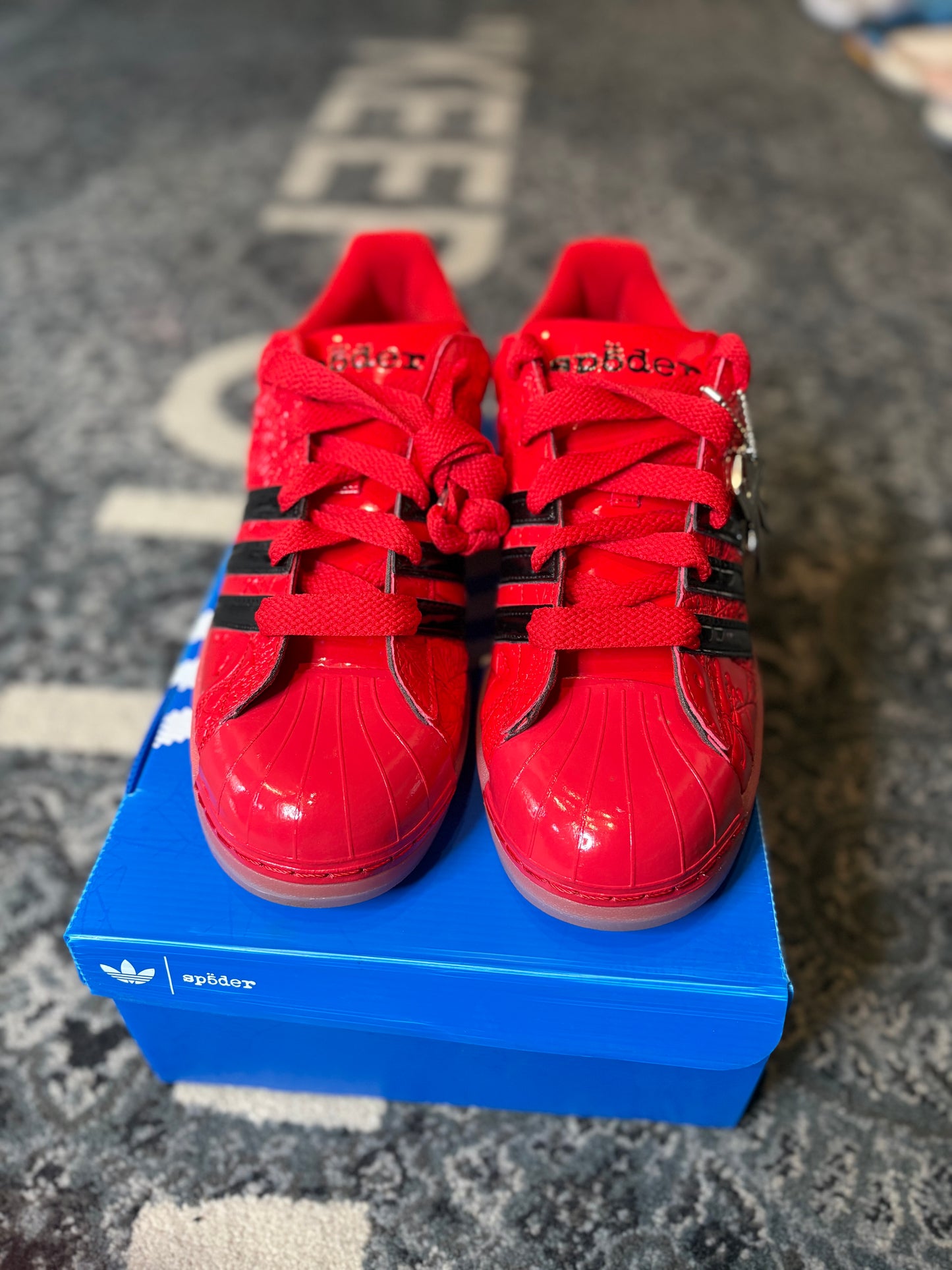 Adidas Superstar “Sp5der Red Black” VNDS OG SIZE 13.5