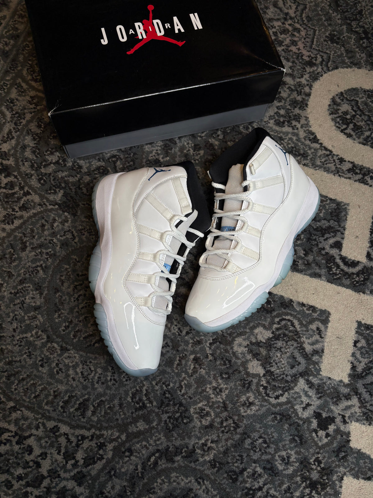 Jordan 11 Retro “Legend Blue” Clean Og Size 10.5