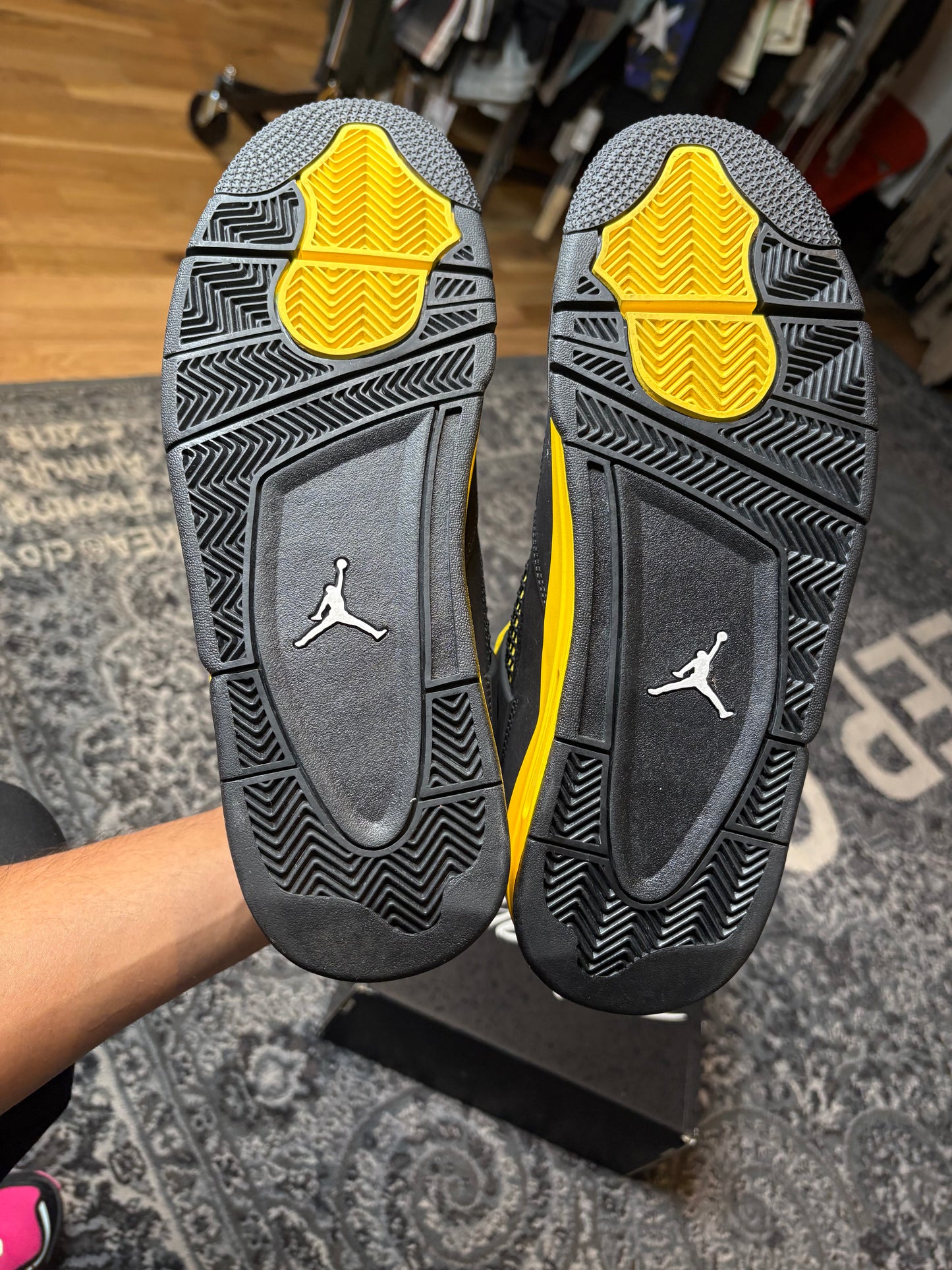 Jordan 4 Retro “Yellow Thunder” Clean Og Size 10.5