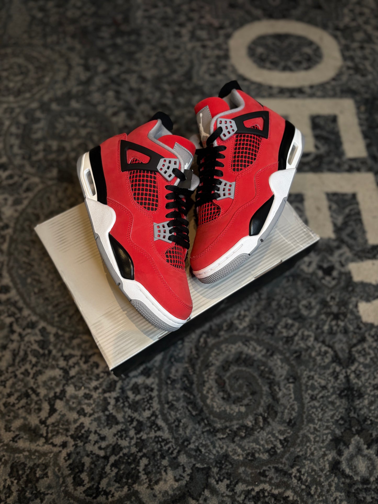 Jordan 4 Retro “Toro” VNDS OG SIZE 8.5