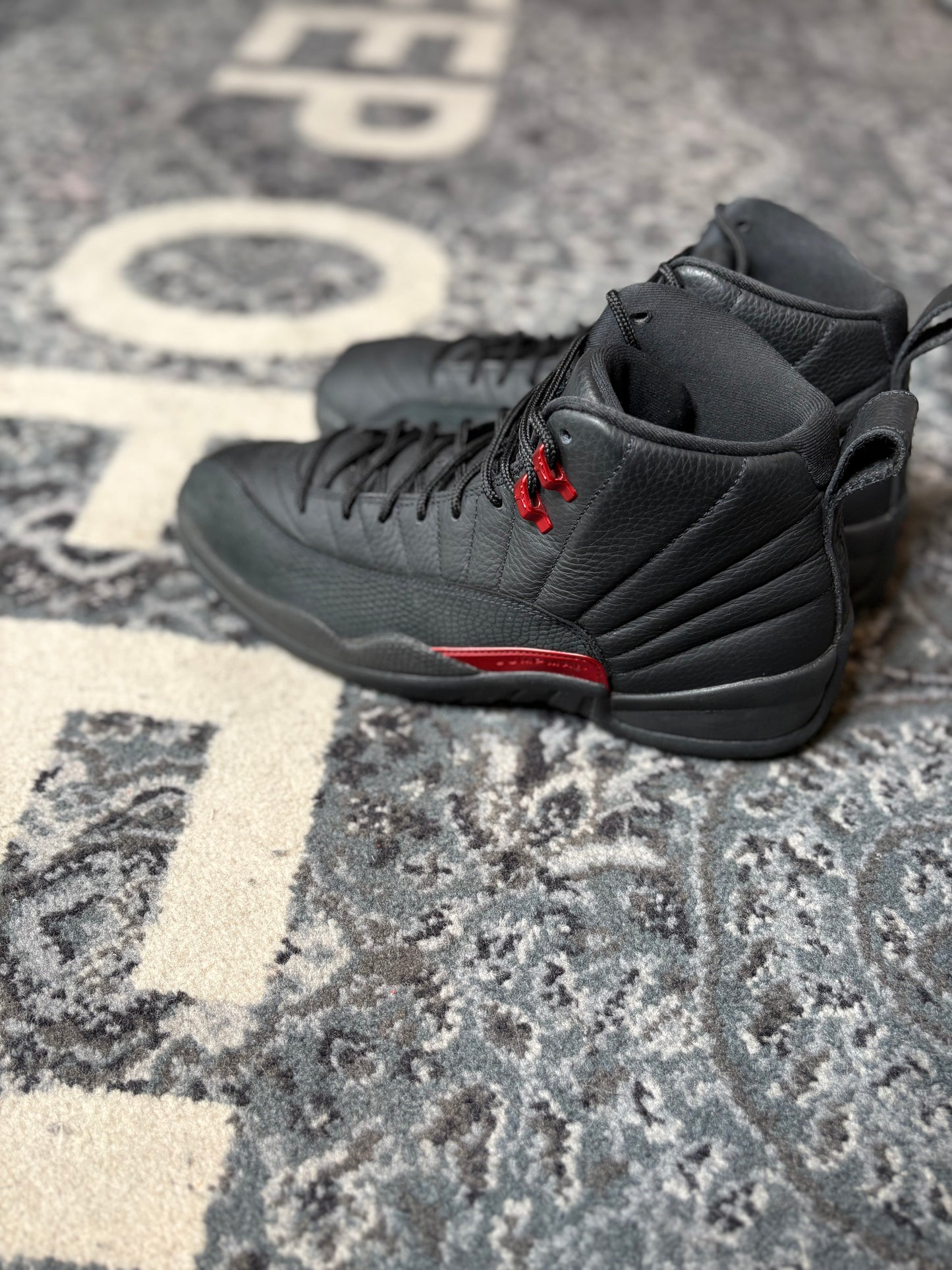 Jordan 12 Retro “Bloodline” Clean Nb Size 9.5