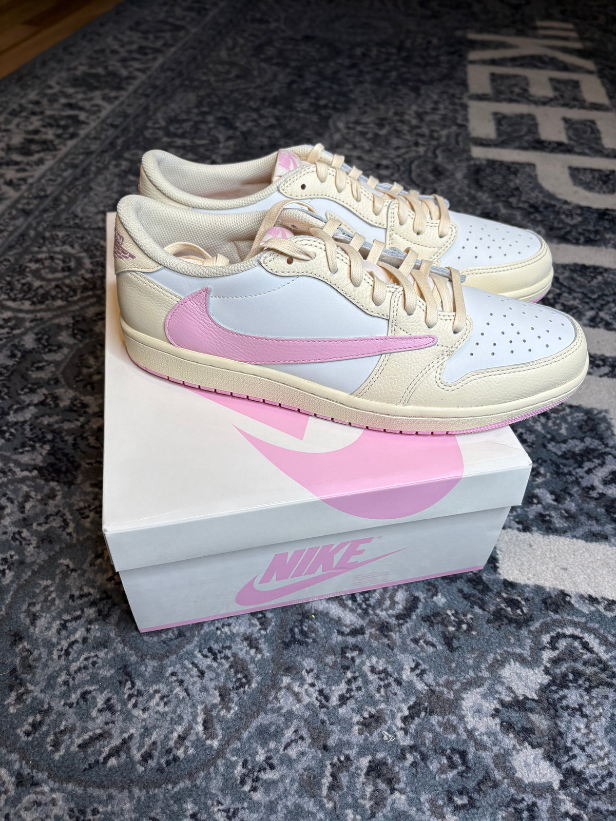 Jordan 1 Retro Low “Shy Pink” Vnds Og Size 10.5