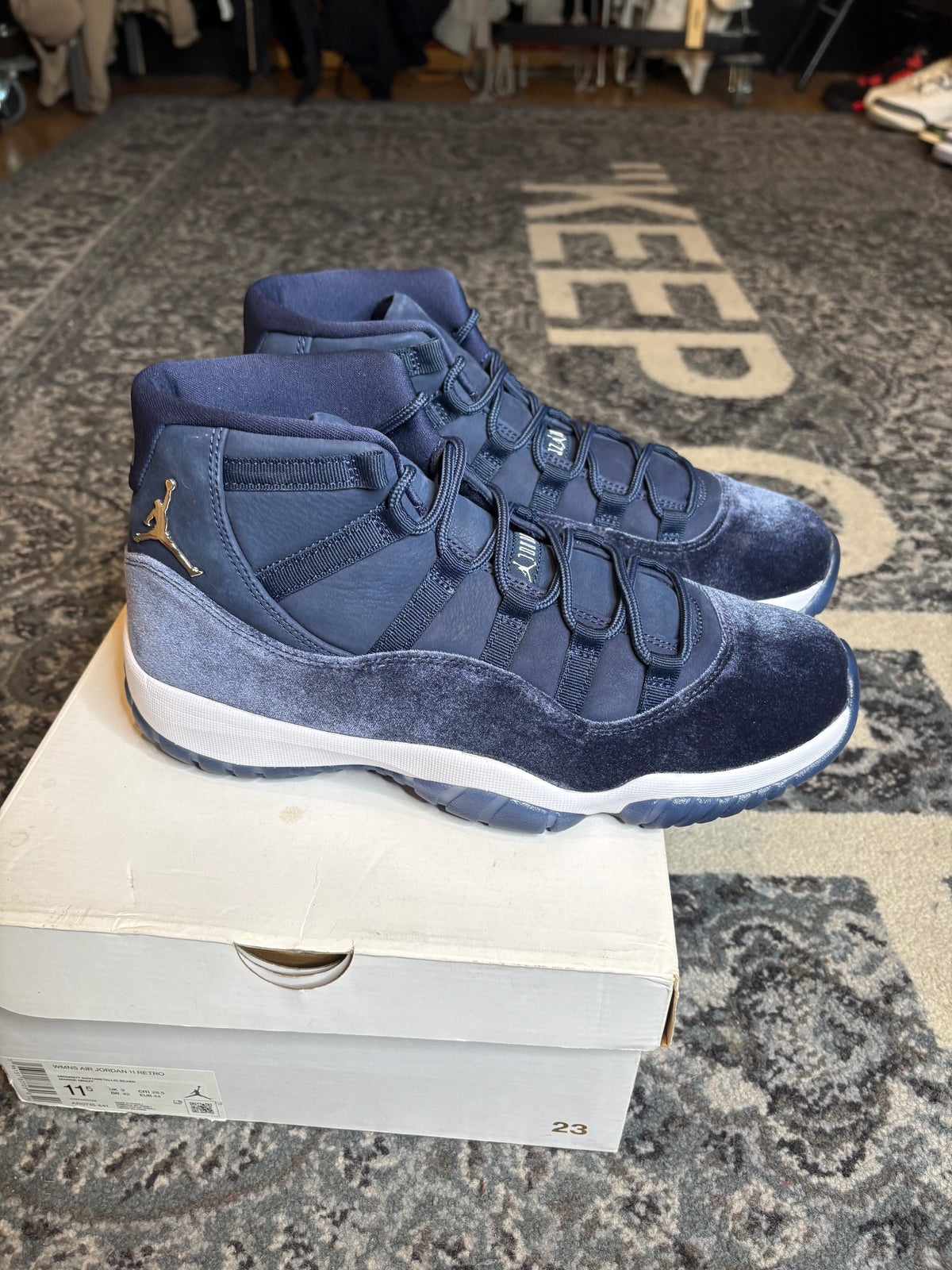 Jordan 11 Retro “Midnight Navy” Vnds Og Size 10M/11.5W