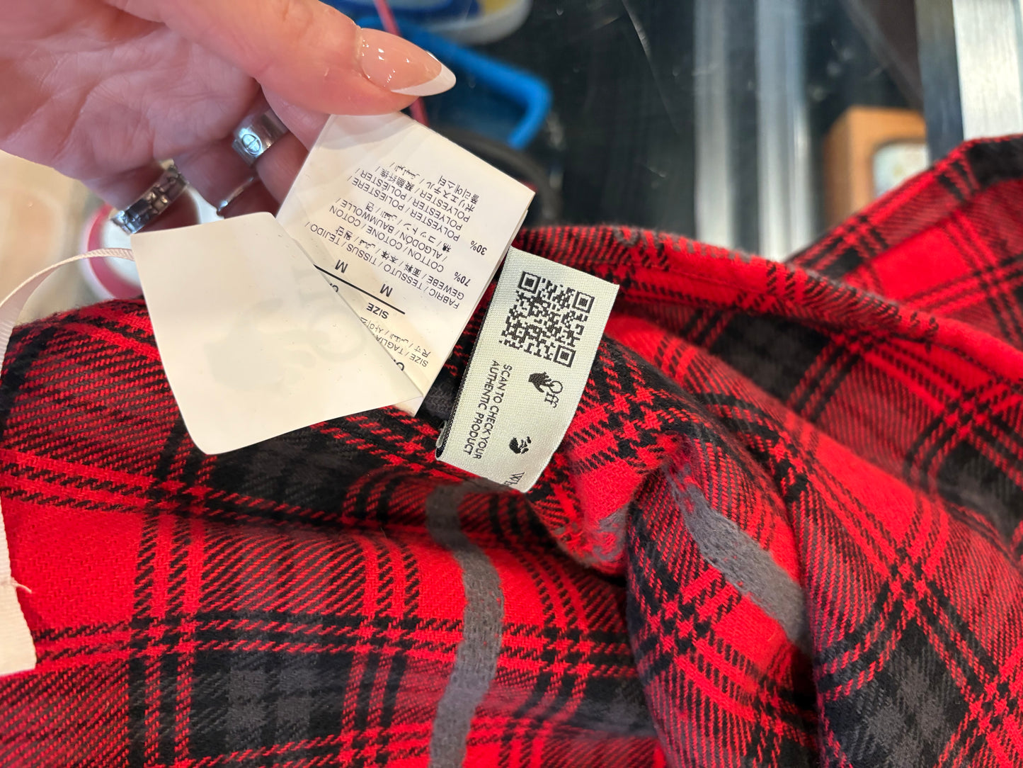 Off-White Flannel Red Size Medium