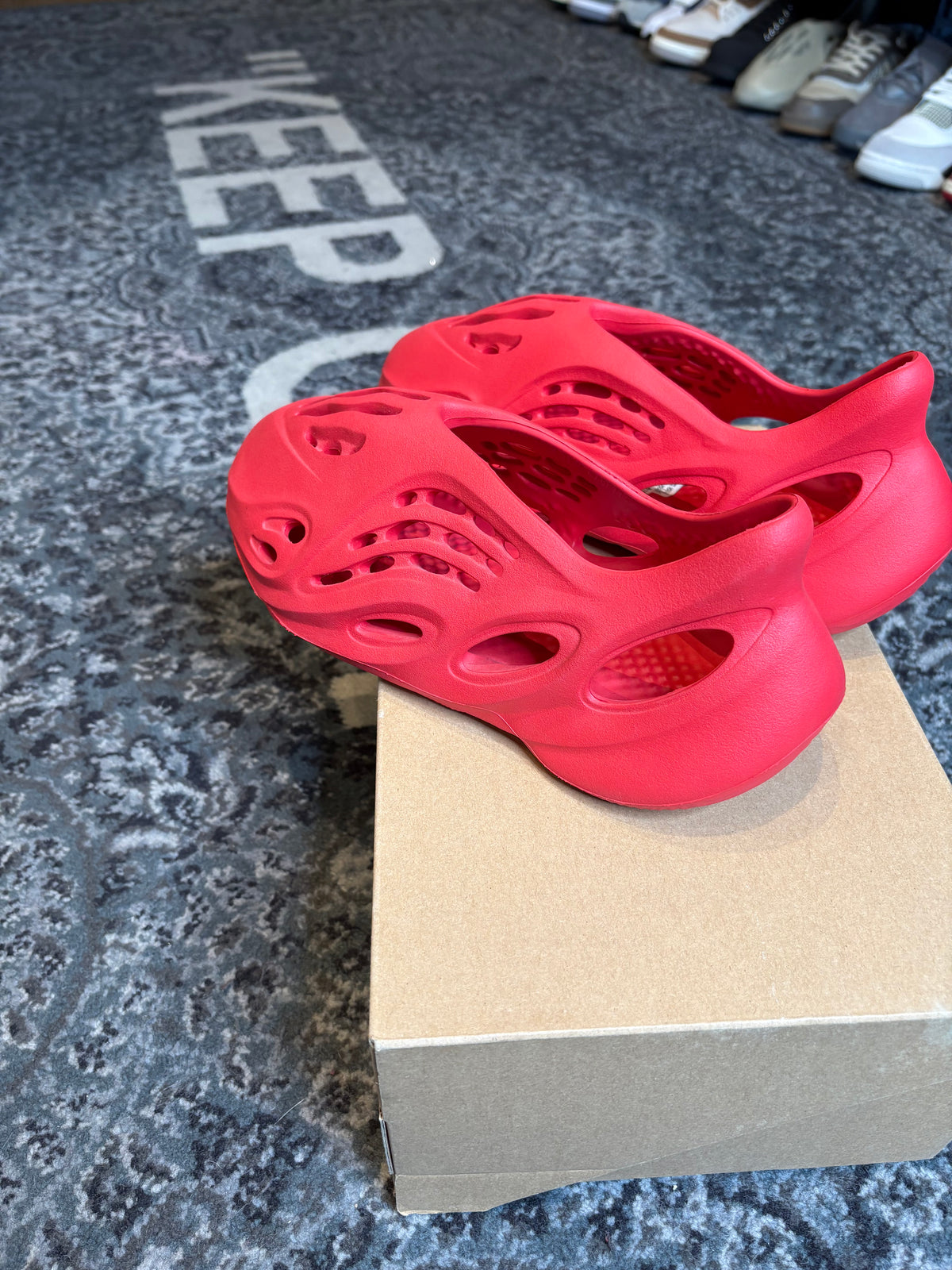Yeezy Foam RNNR “Vermillion” Clean Og Size 10