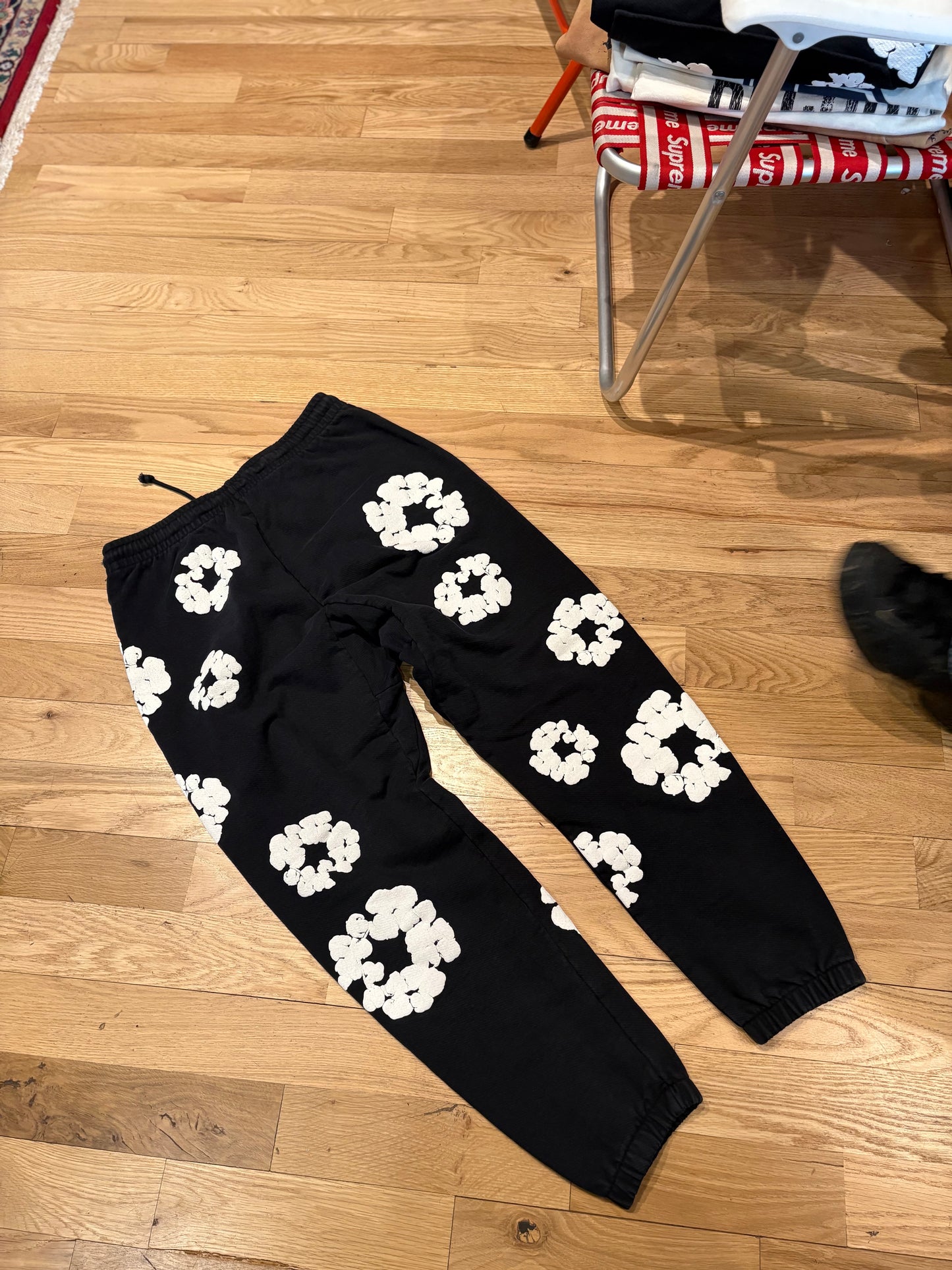 Denim Tears Wreath Sweatpants Black Size Large