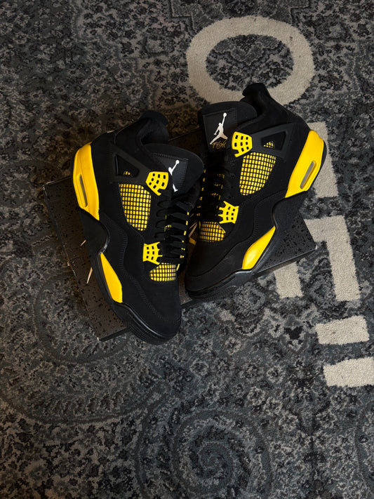 Jordan 4 Retro “ Yellow Thunder” Clean Og Size 10.5