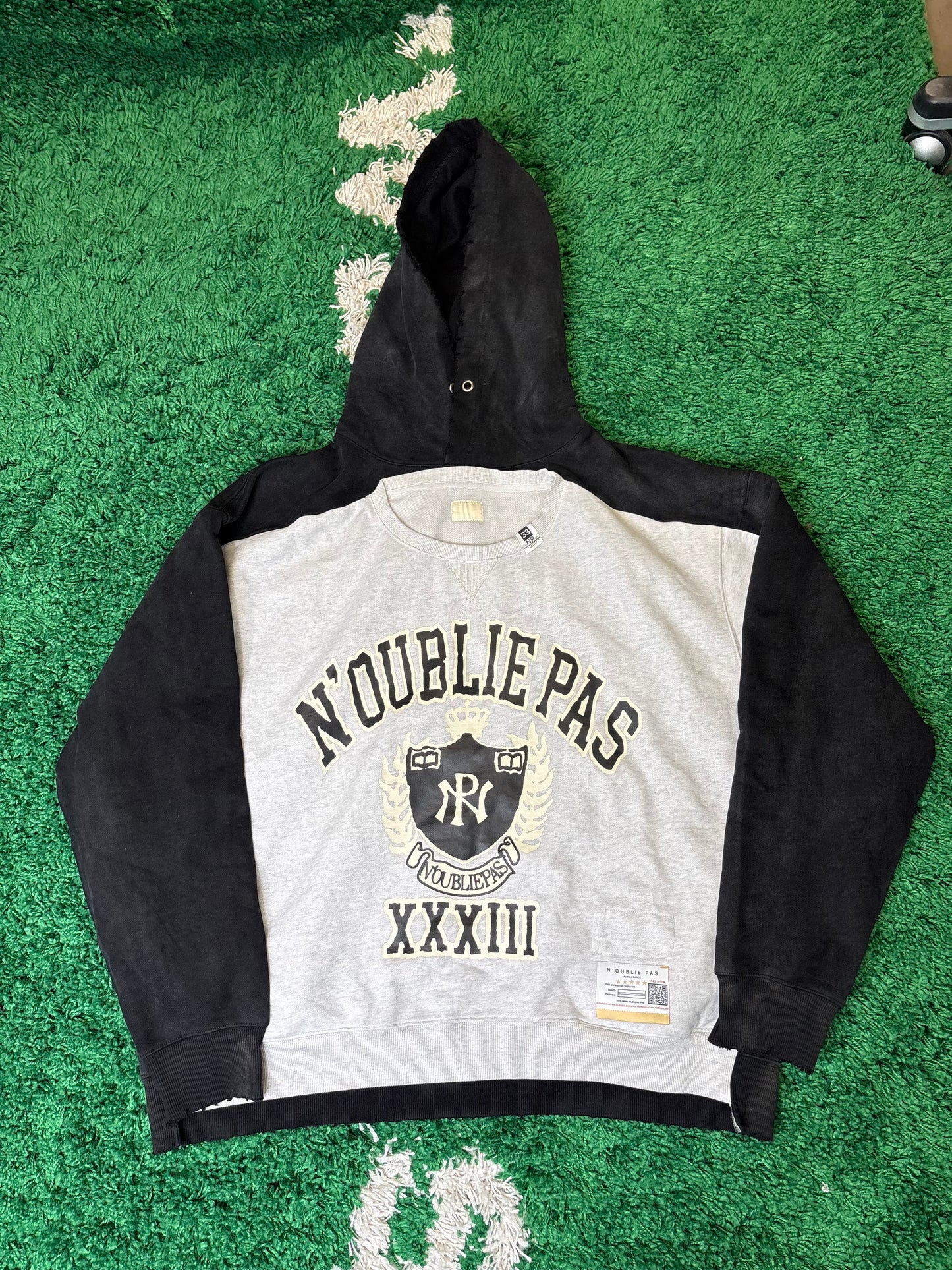 Noublie Pas Hoodie Size Large
