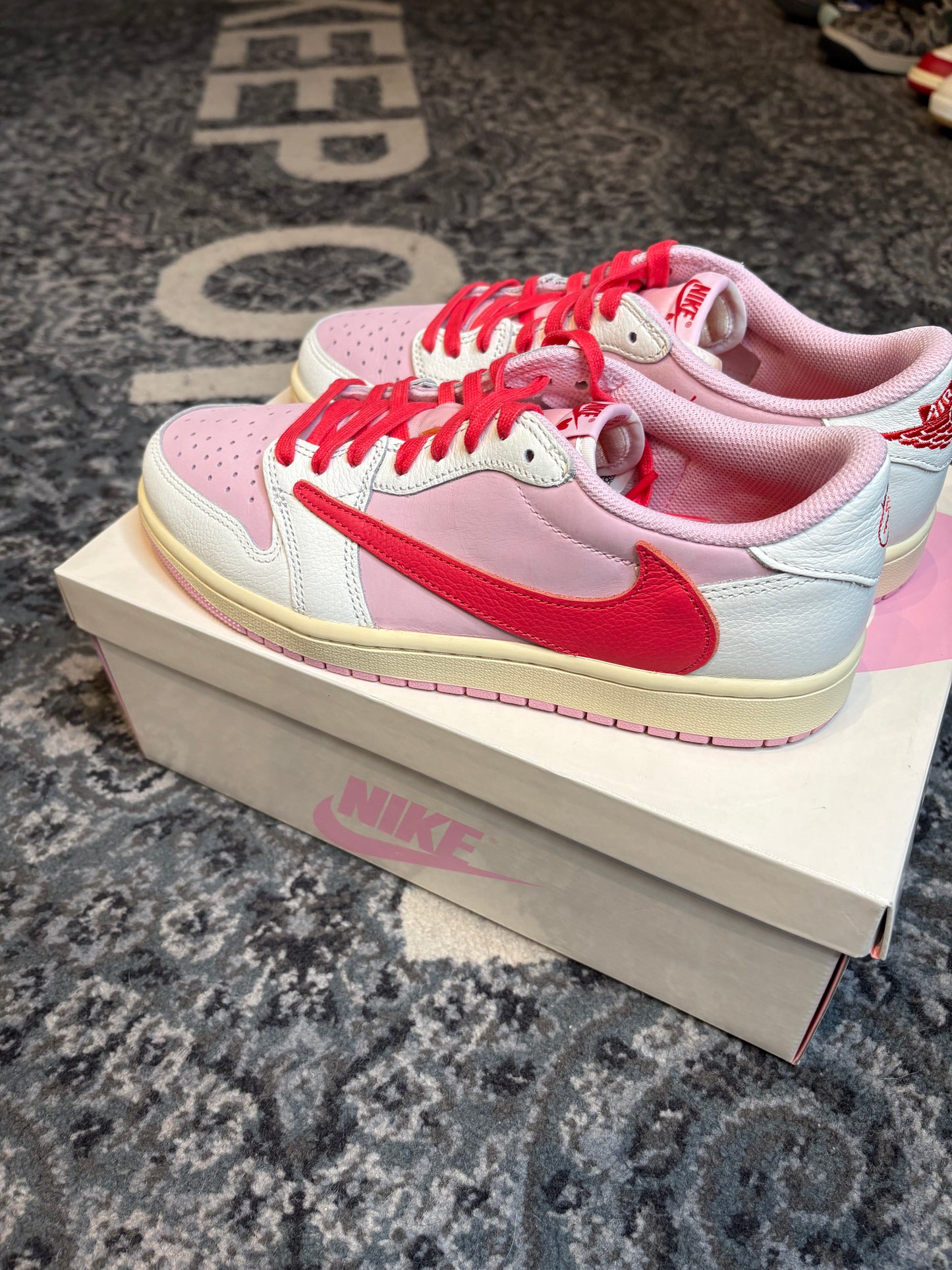 Jordan 1 Retro Low “Travis Scott Tropical Pink” Clean Og Size 8.5