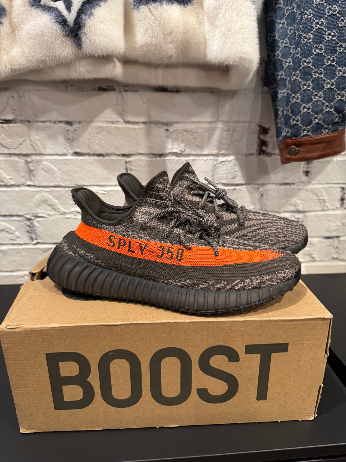 Yeezy 350 Carbon Beluga Size 10