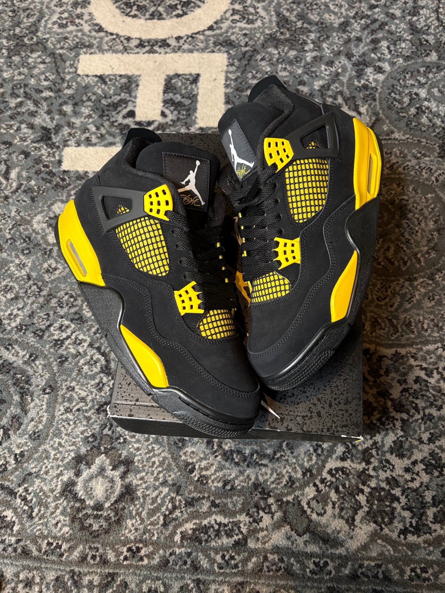 Jordan 4 Retro “Yellow Thunder” Clean Og Size 10.5
