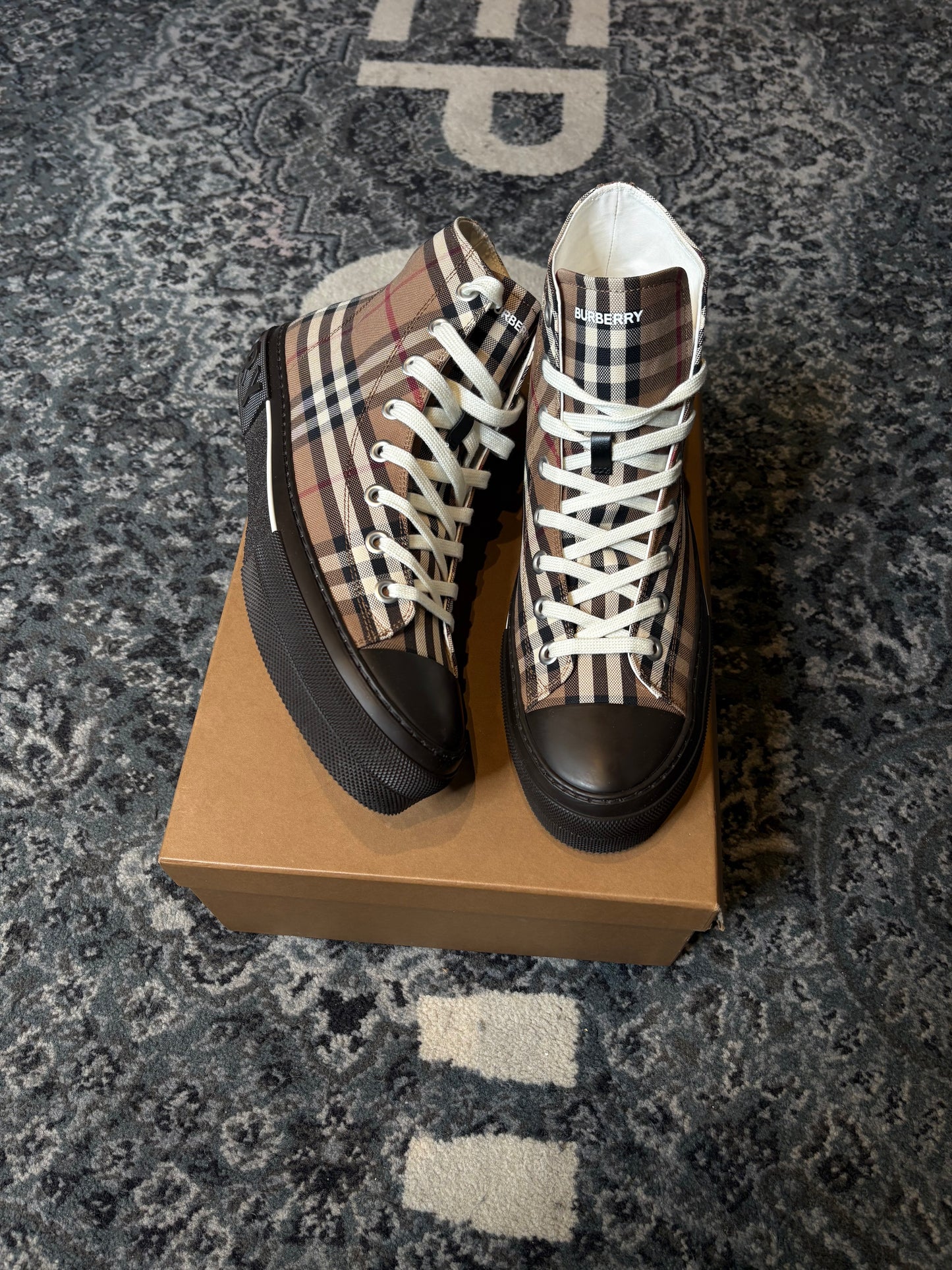 Burberry Vintage Check High Top Birch Brown DS OG SIZE 11(44EU)