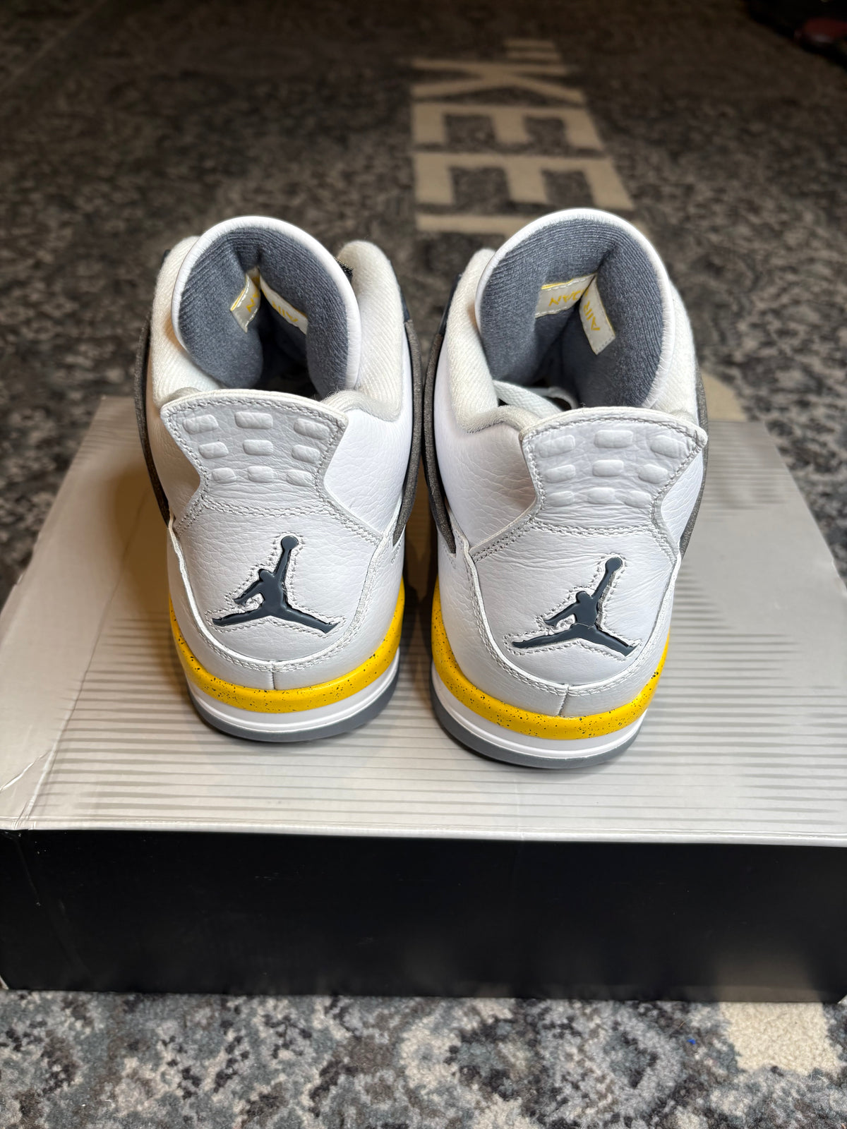 Jordan 4 Retro “Tour Yellow” Clean Og Size 10