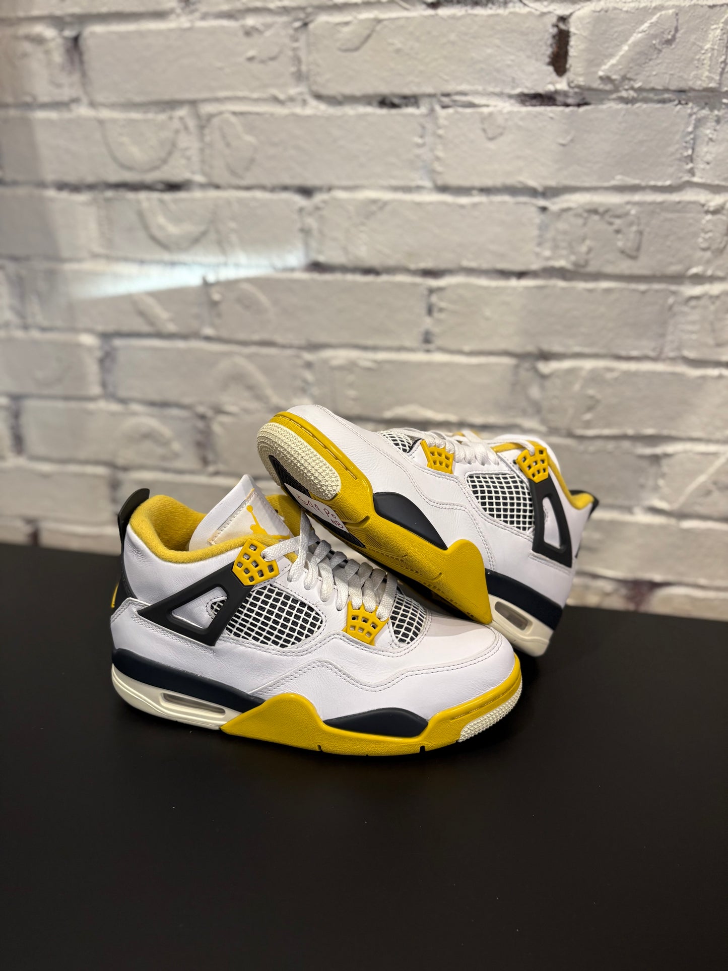 Jordan 4 Retro Vivid Sulfur Clean NB Size 6.5