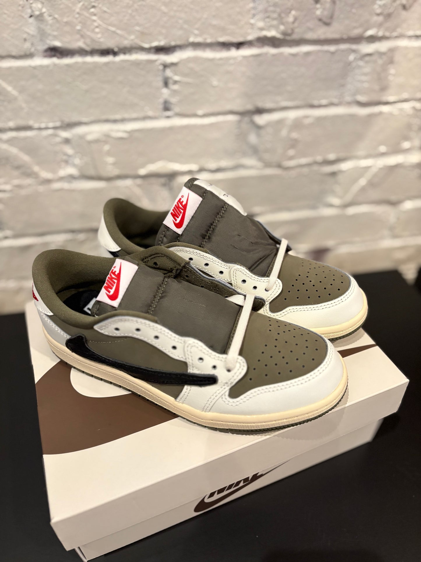 Jordan 1 Retro Low TS Medium Olive DS OG Size 2.5Y