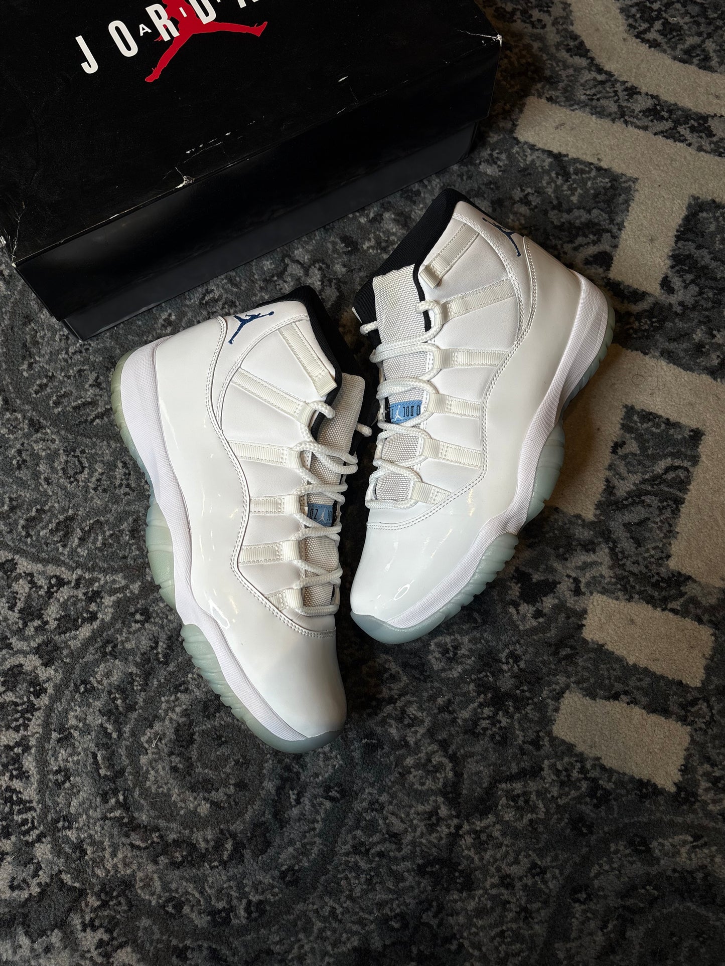 Jordan 11 Retro “Legend Blue” Clean Og Size 10