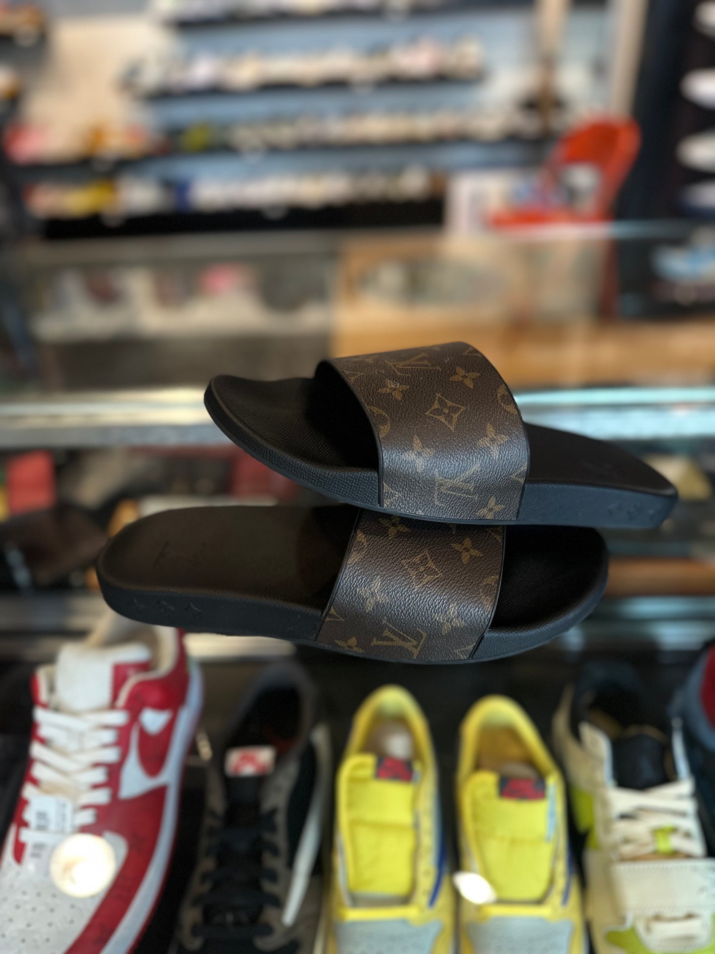 Louis Vuitton Brown Monogram Slides Clean NB Size 10.5LV
