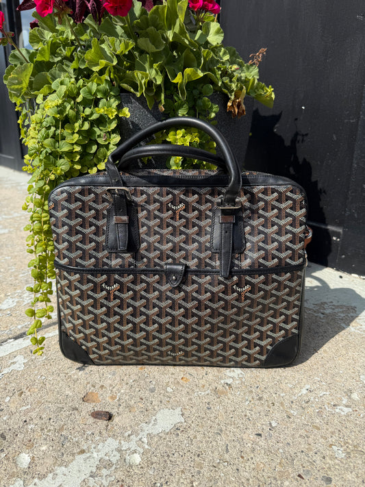 Goyard clutch messenger bag