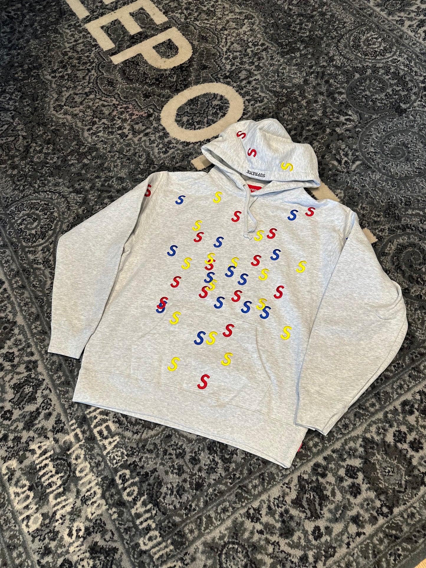 Supreme Embroidered S Logo Hoodie DS Size Medium