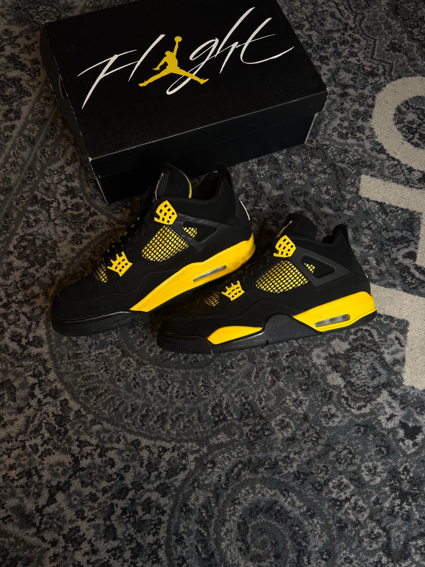 Jordan 4 Retro “Thunder” Clean Og Size 12