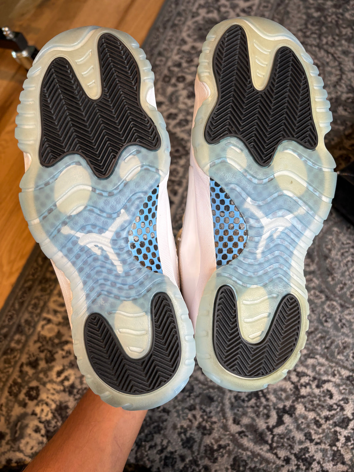 Jordan 11 Retro “Legend Blue” Clean Og Size 9