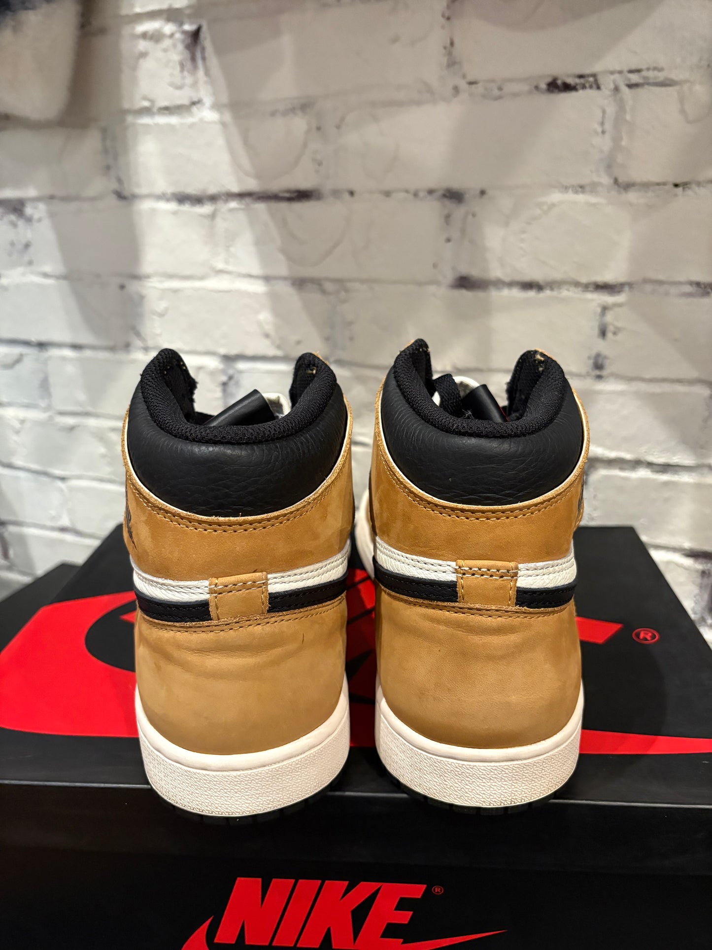 Jordan 1 Retro High Rookie Of The Year VNDS RB Size 9.5