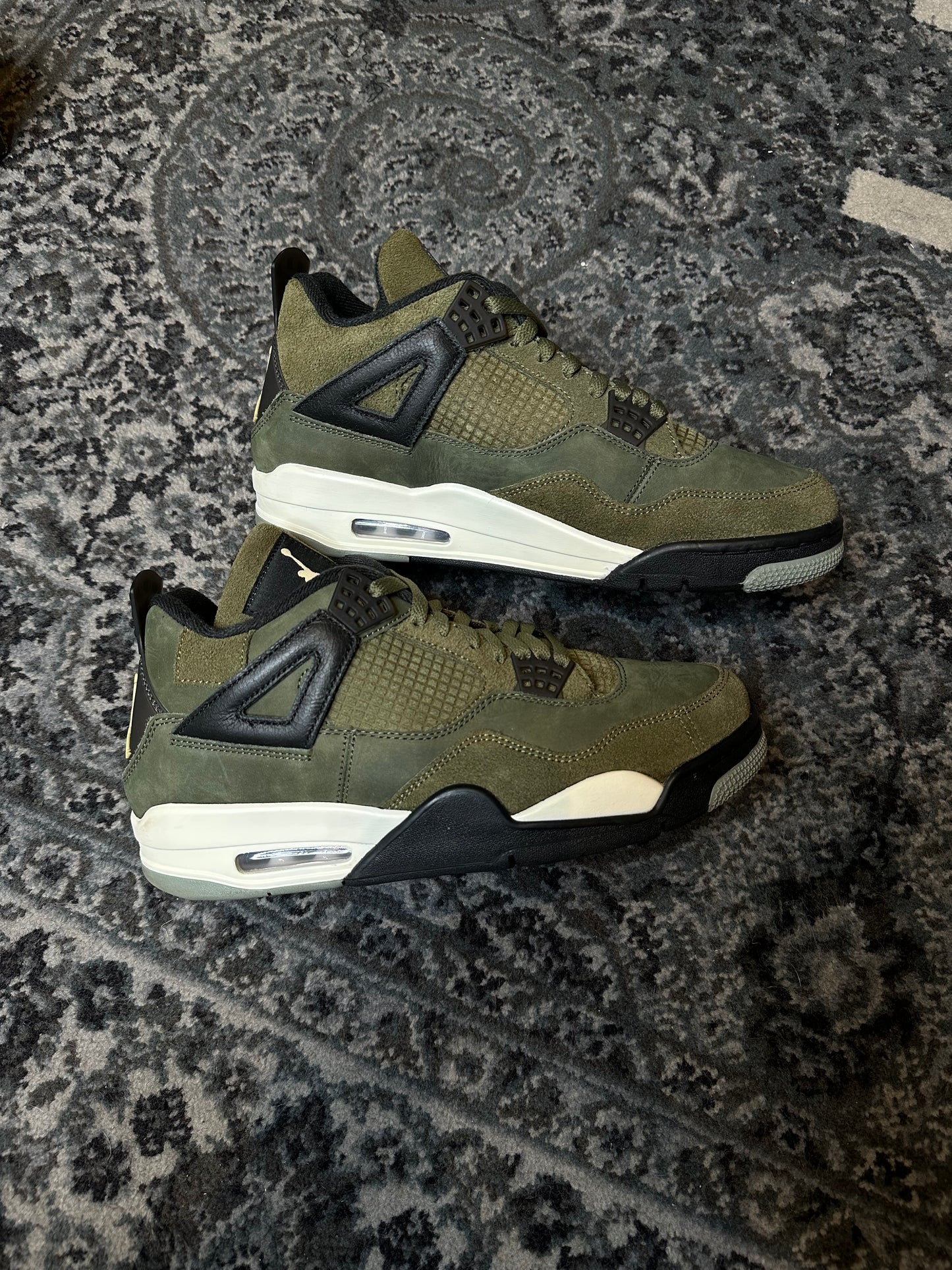 Jordan 4 Retro “Olive” Clean Og Size 10