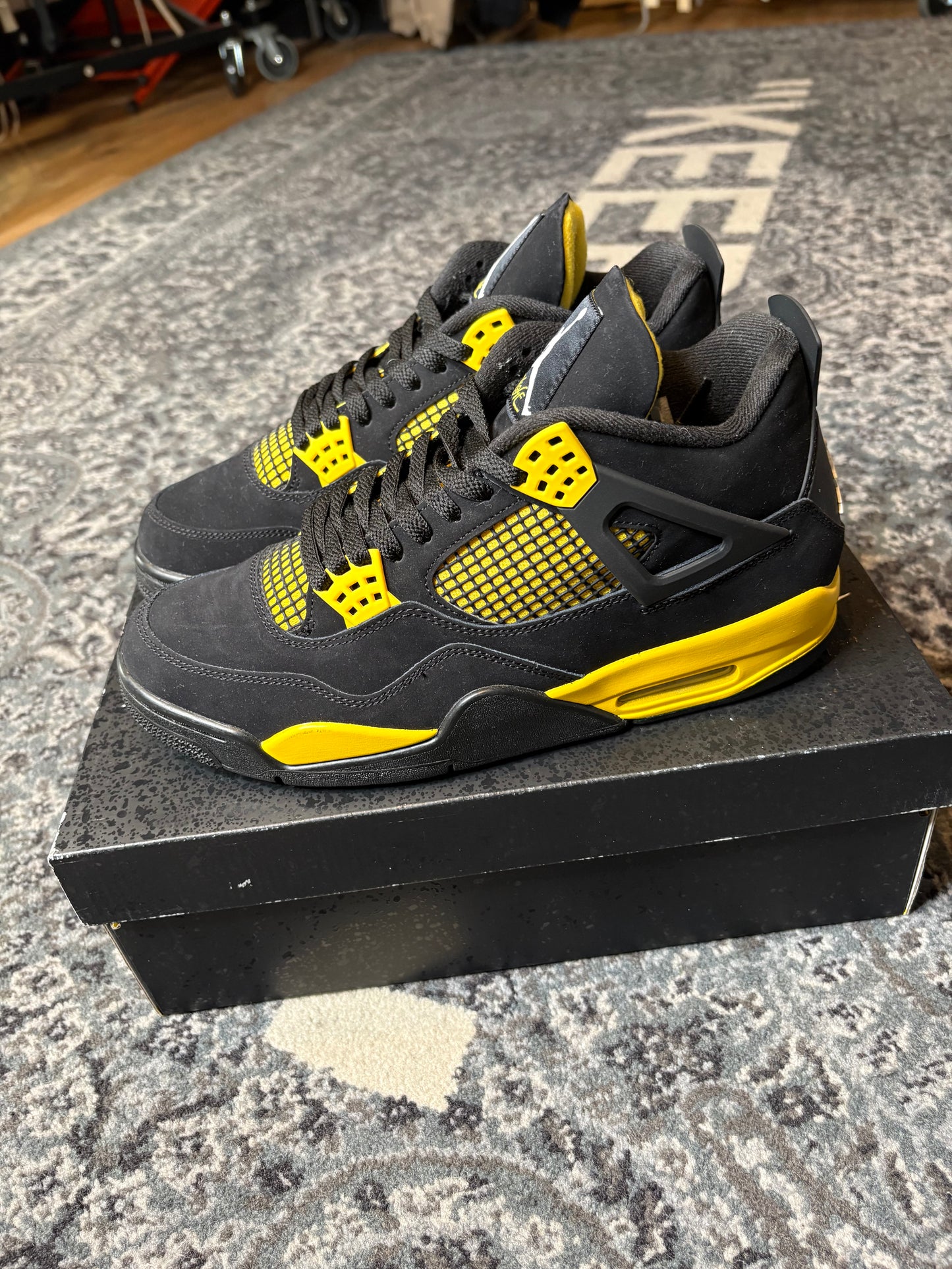 Jordan 4 Retro “Yellow Thunder” Clean Og Size 10.5