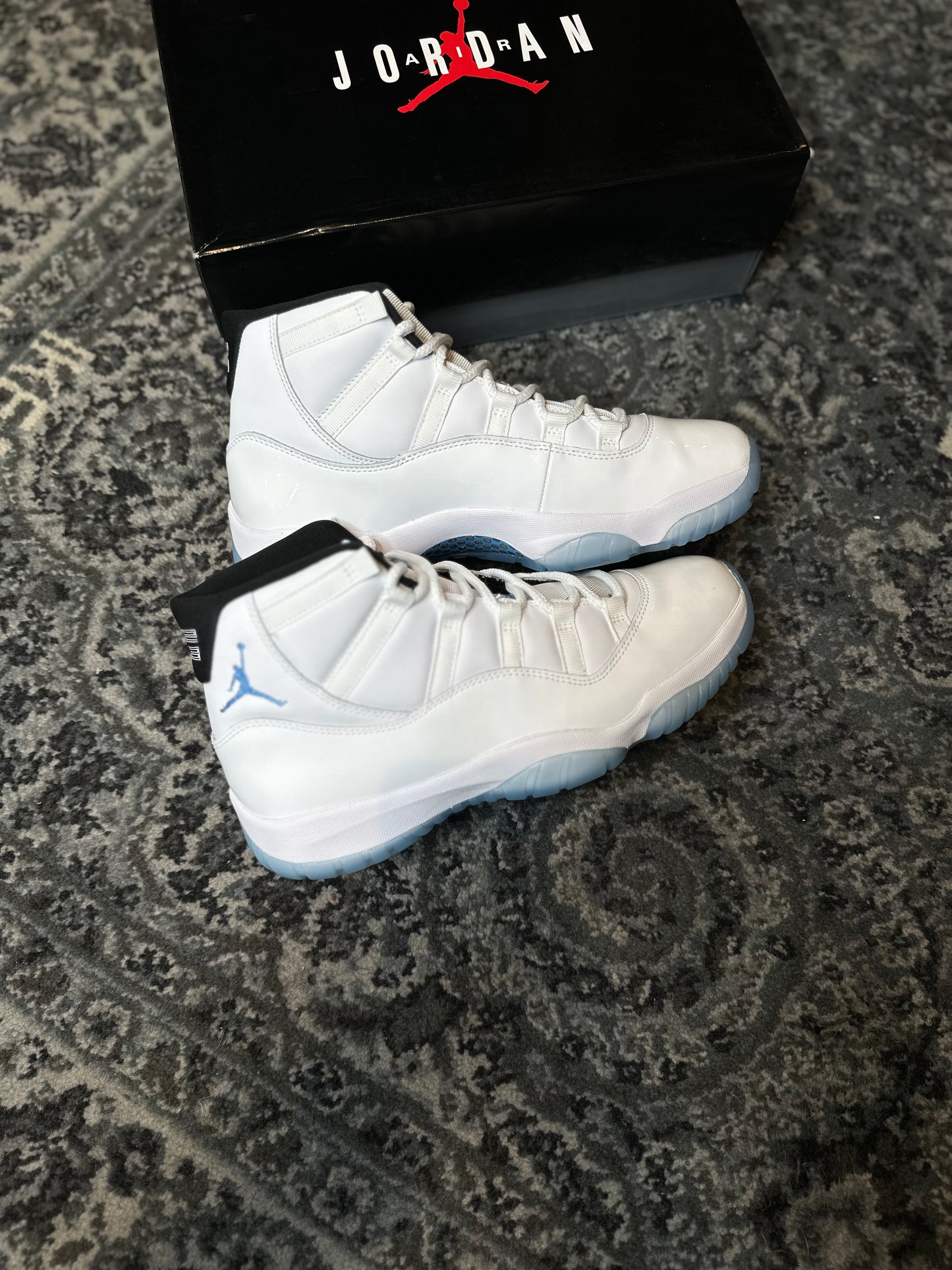 Jordan 11 Retro “Legend Blue” Clean Og Size 10